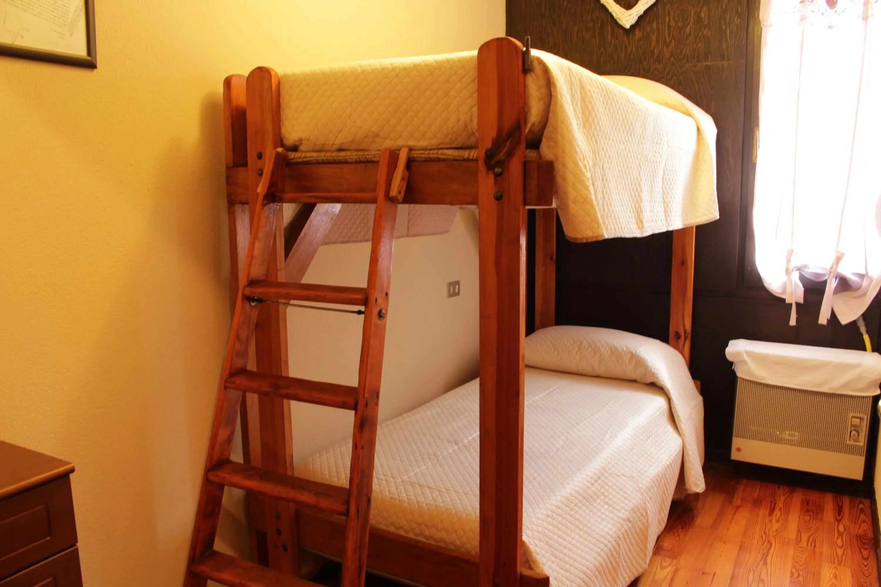 bunk bed, Bed in Cugi Bed and Breakfast