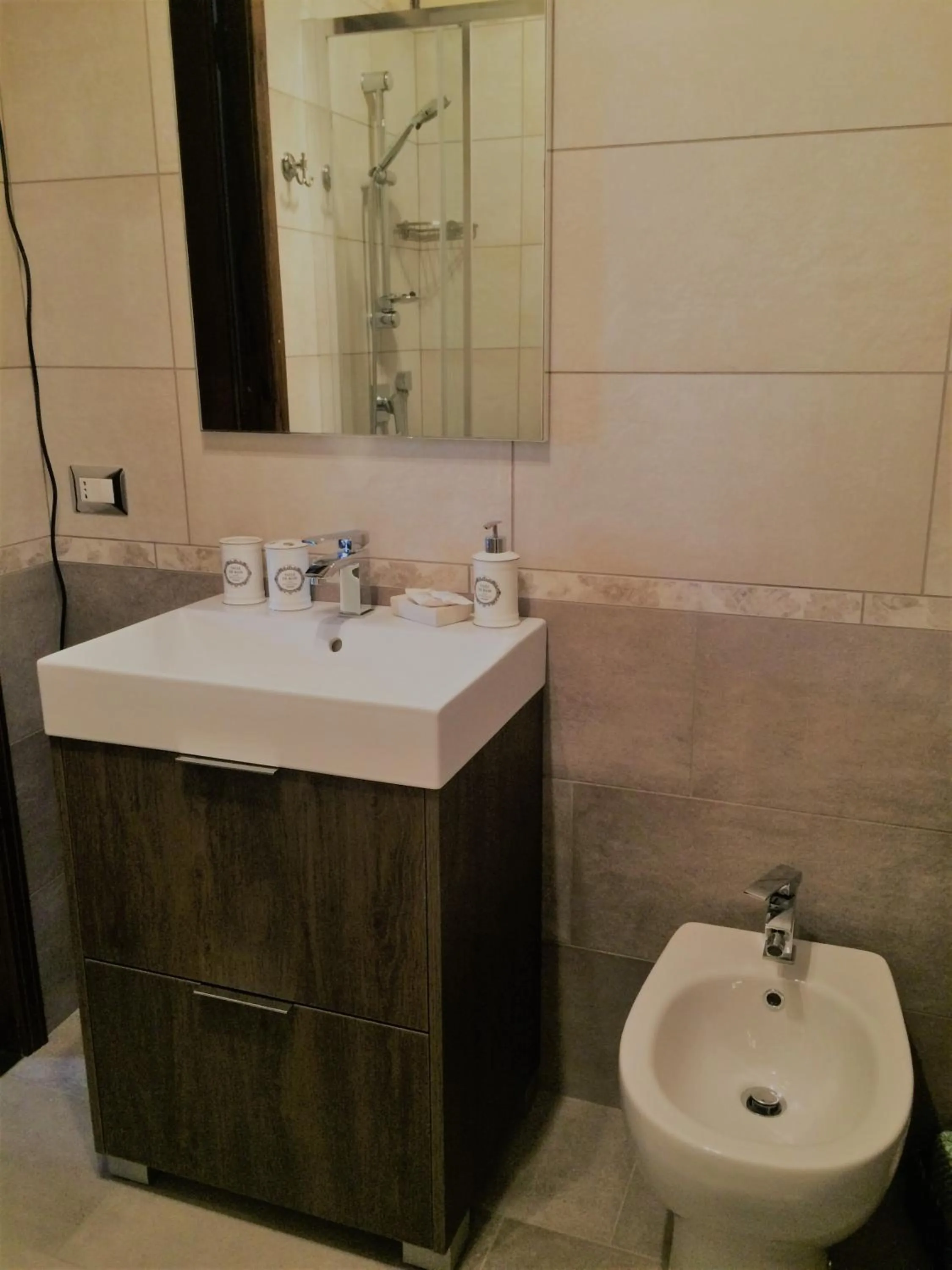 Bathroom in Cugi Bed and Breakfast