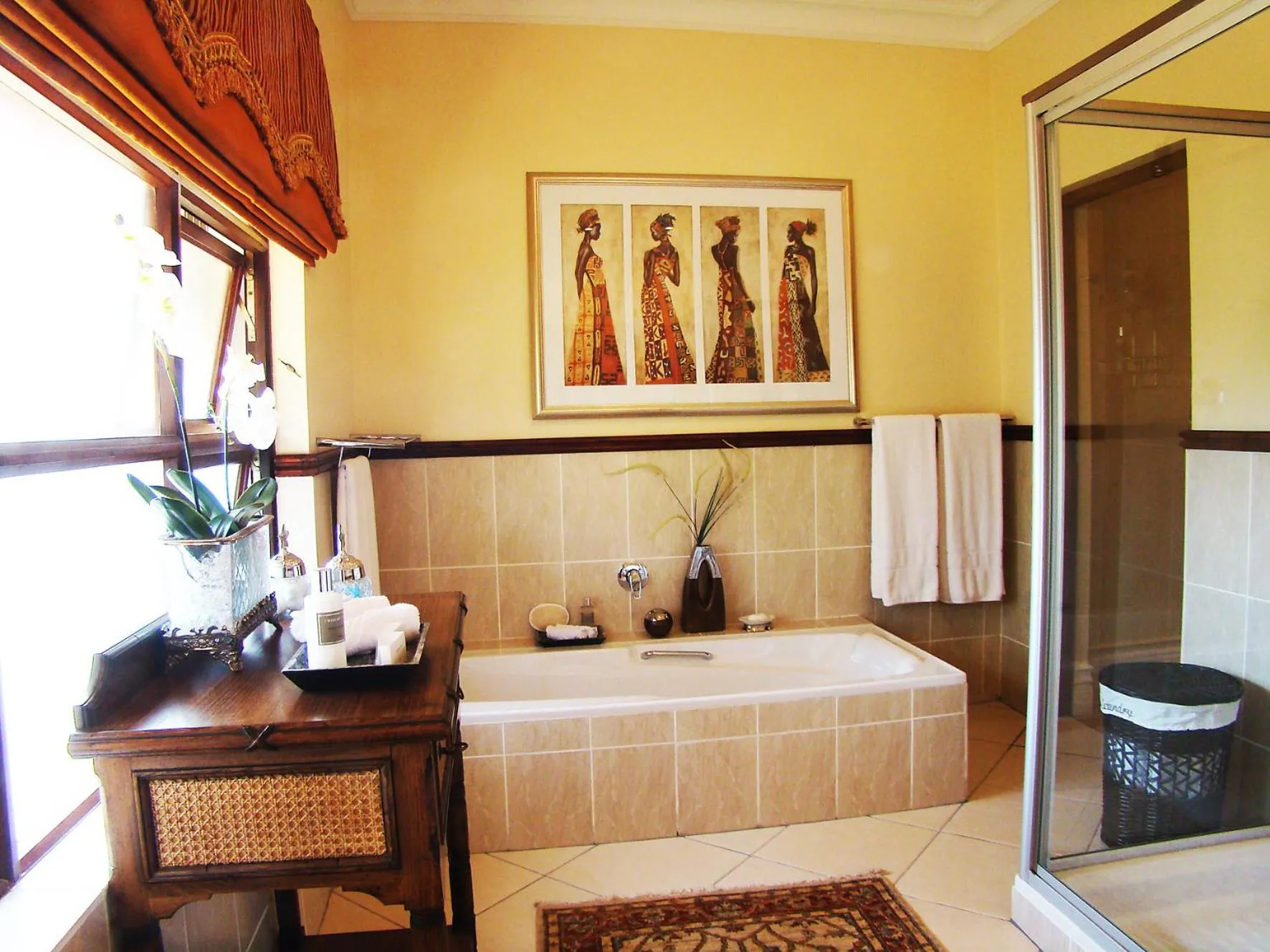 Bathroom, Bed in Summerfield Botanical Garden & Exclusive Resort