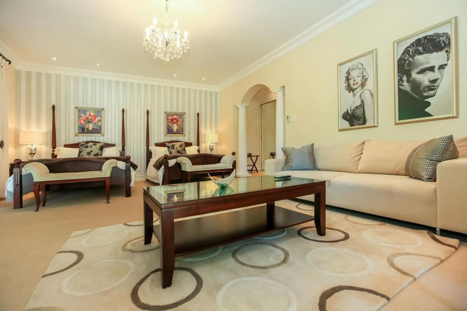 Bed in Summerfield Botanical Garden & Exclusive Resort