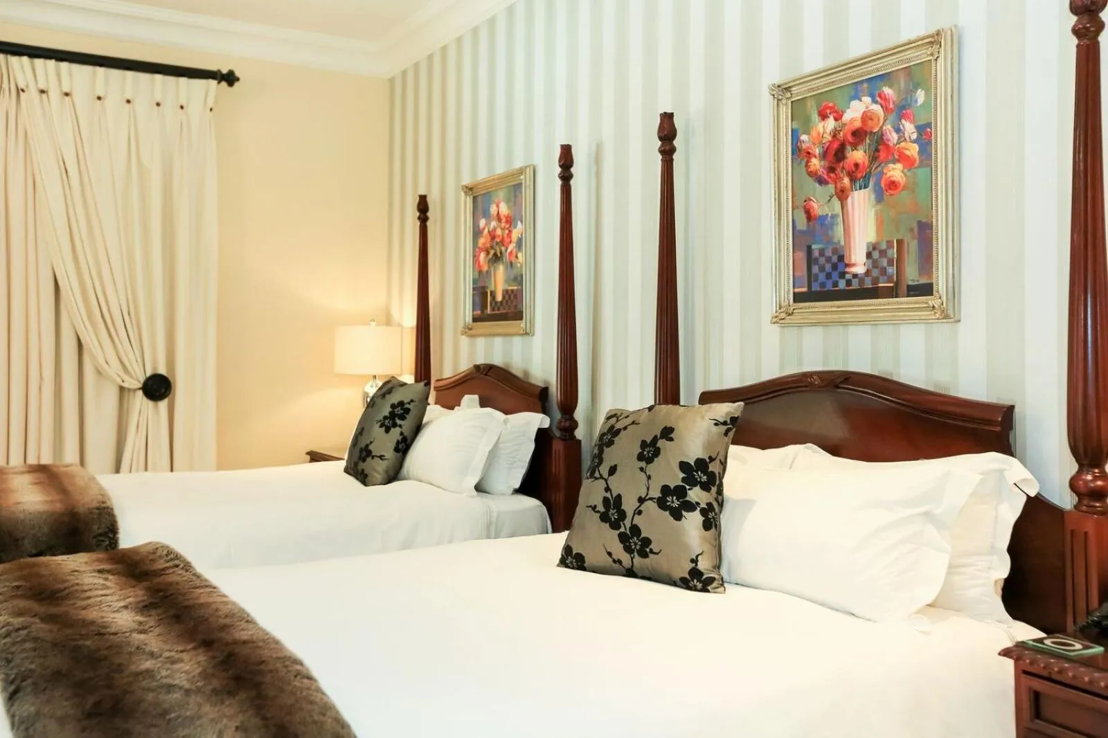 Bed in Summerfield Botanical Garden & Exclusive Resort