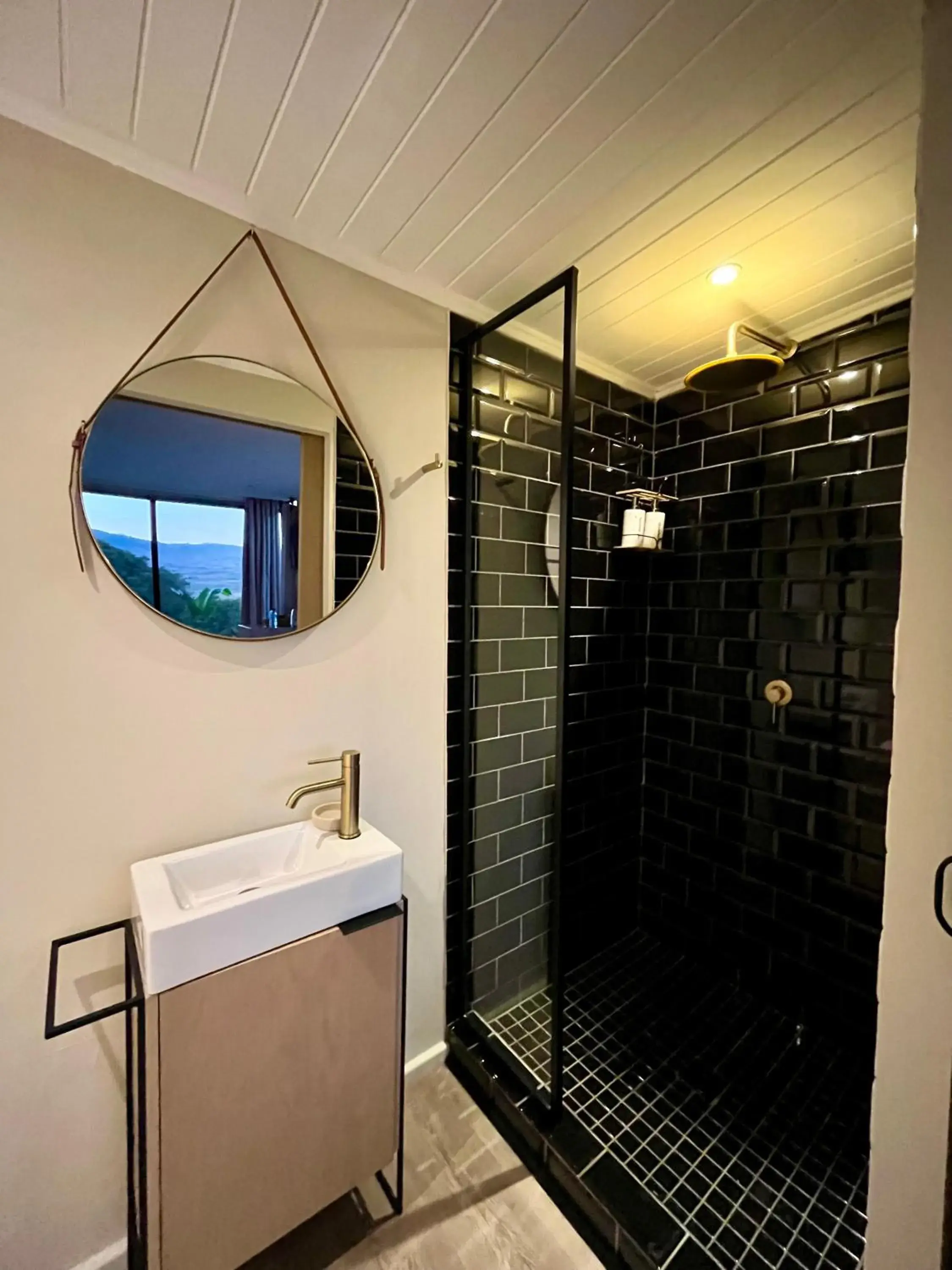 Standard Queen Room - single occupancy in Summerfield Botanical Garden & Exclusive Resort Standard Queen Room - single occupancy in Summerfield Botanical Garden & Exclusive Resort