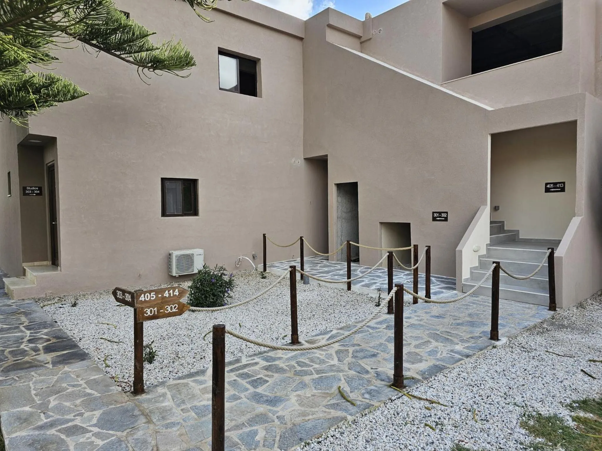 Facade/entrance in The Santo George Beach Resort