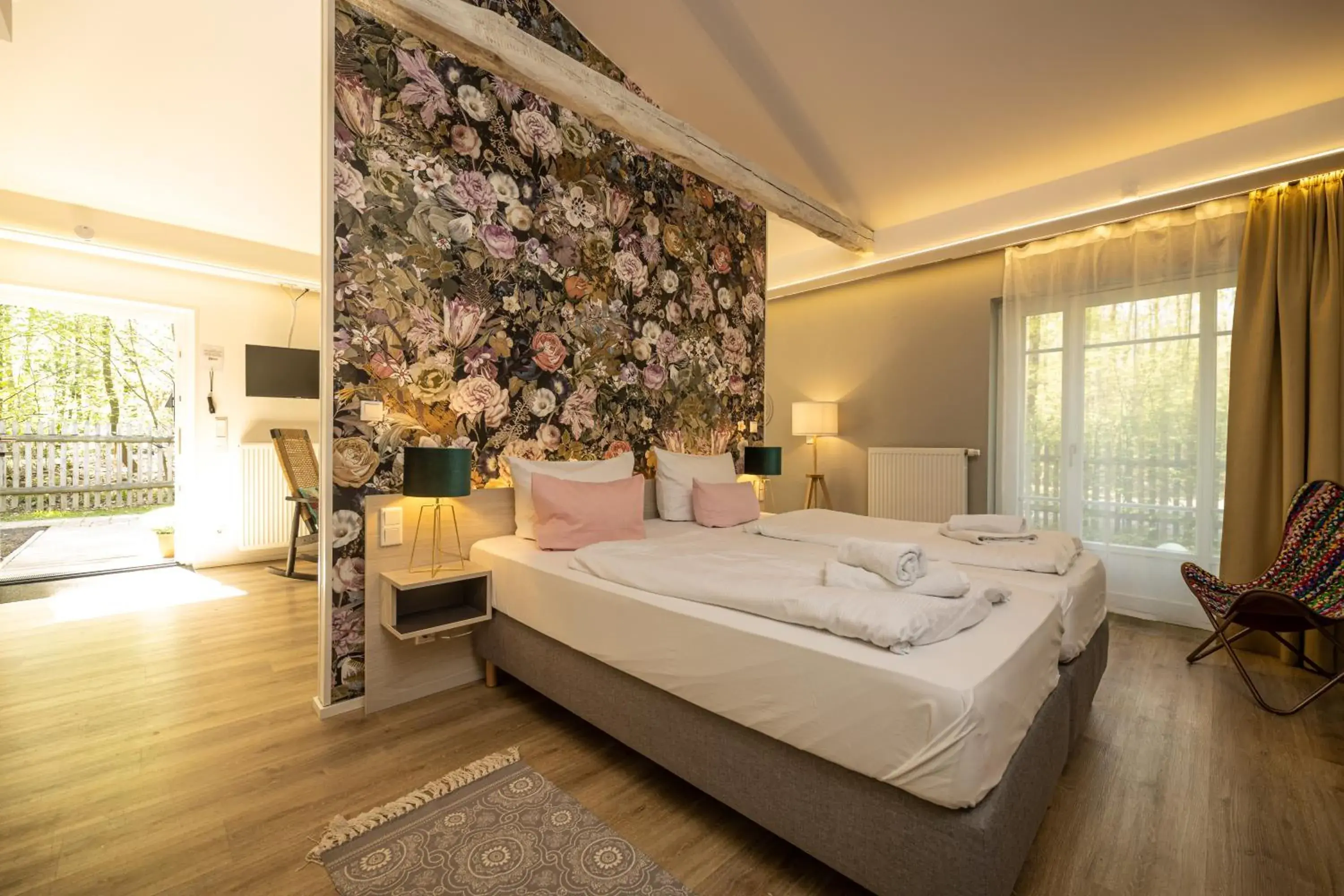 Little Suite Apartments Little Suite Apartments