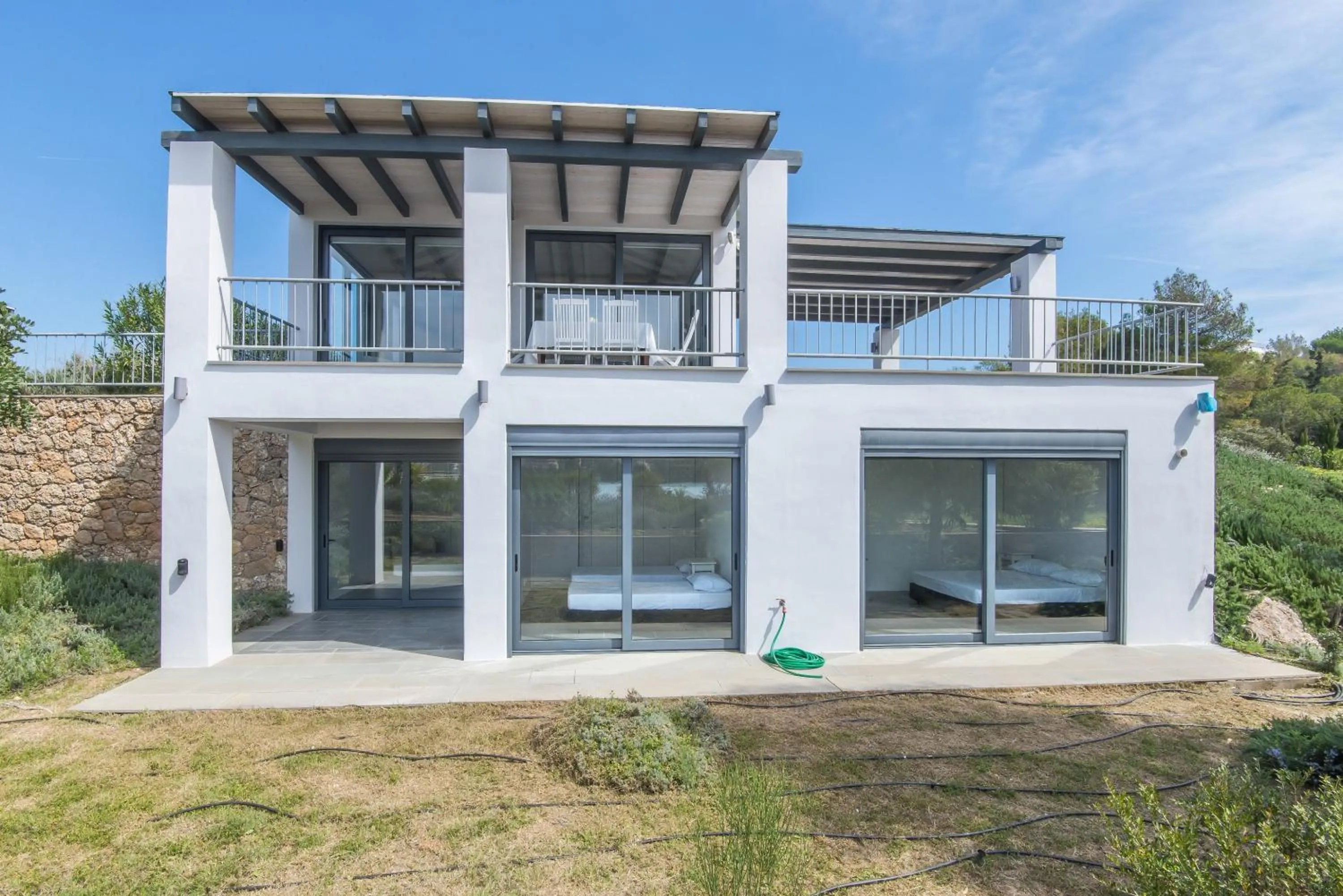 Minimal Sea View Maisonette