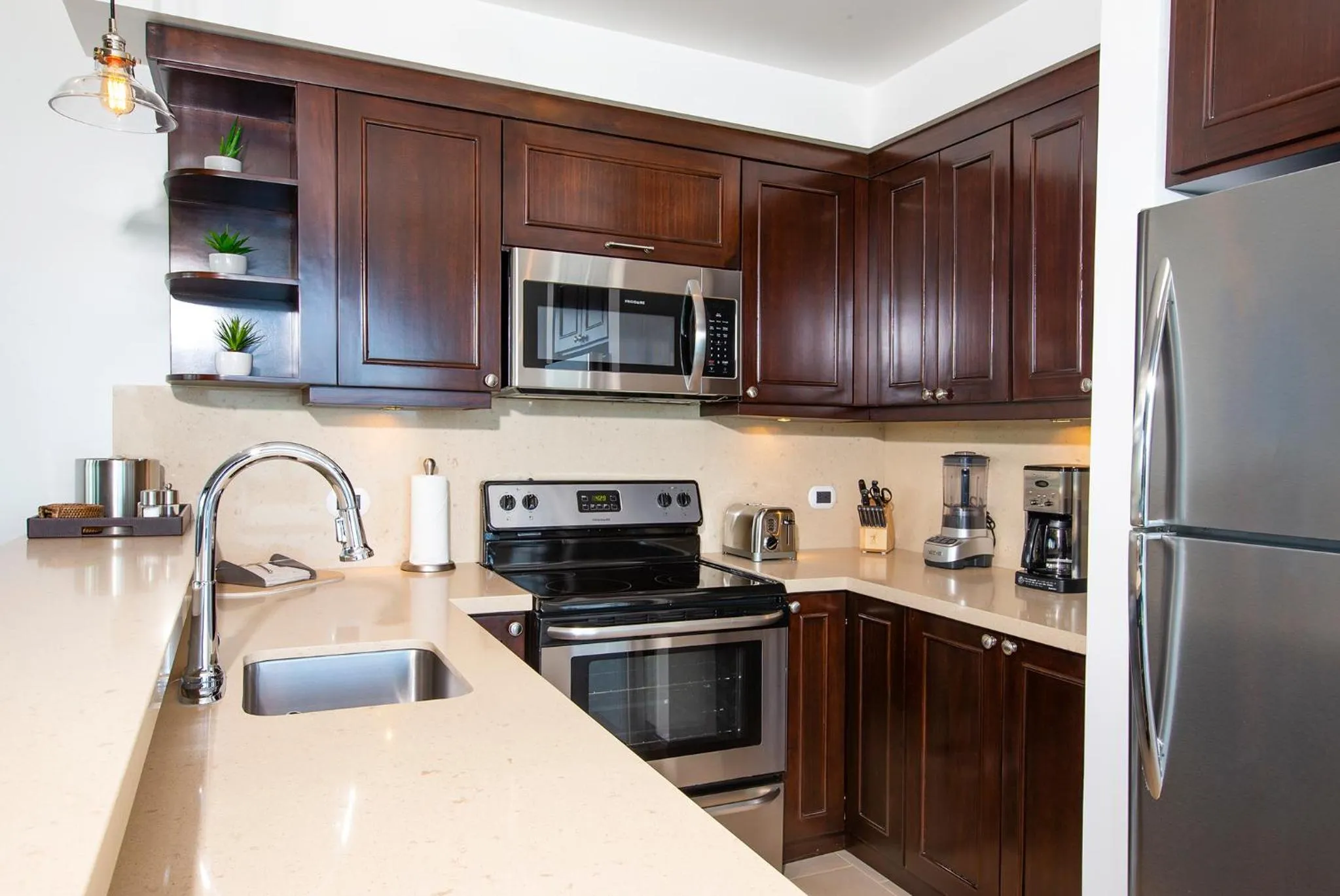 Kitchen or kitchenette in 360 Splendor Del Pacifico Residences