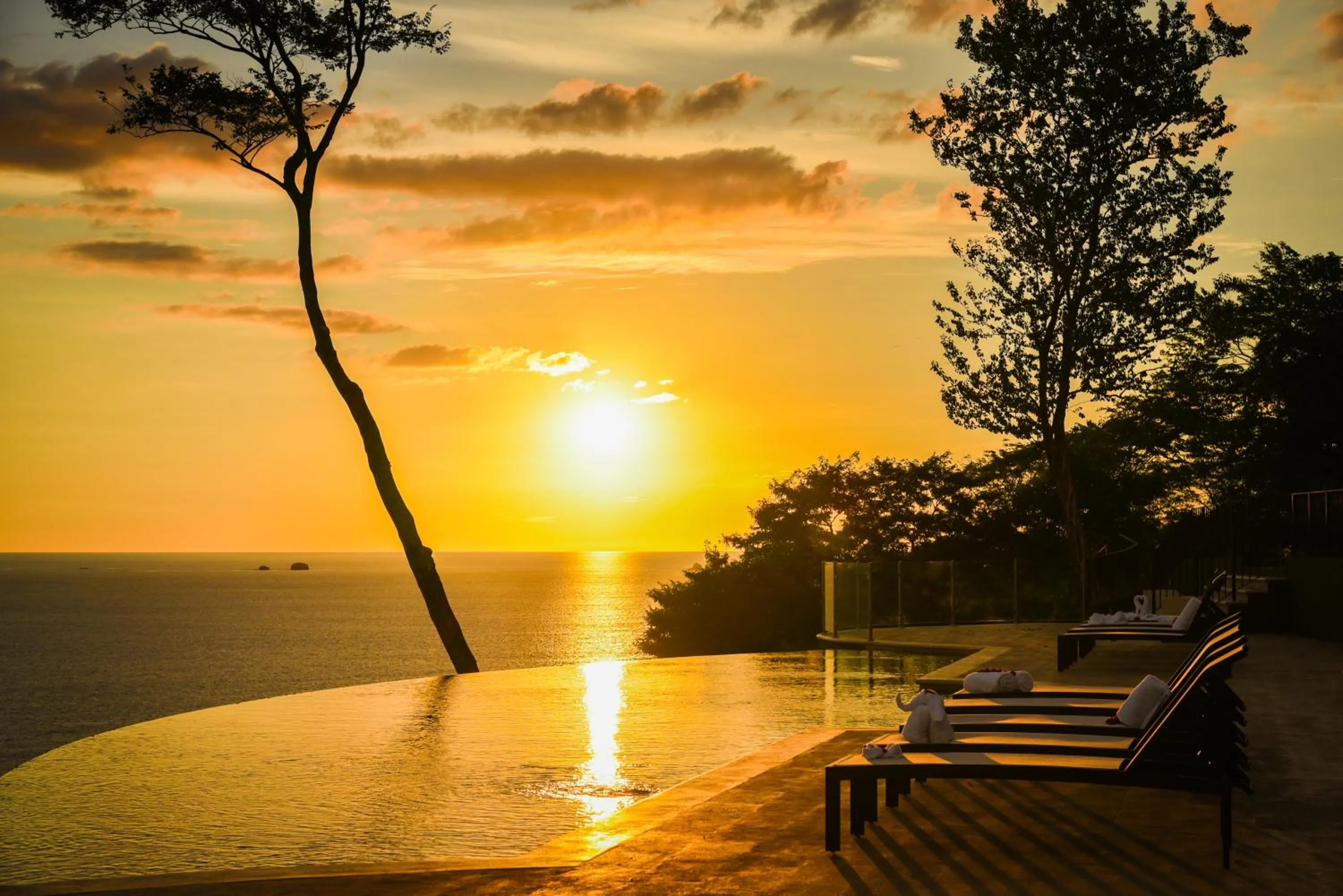 Property building in 360 Splendor Del Pacifico Residences