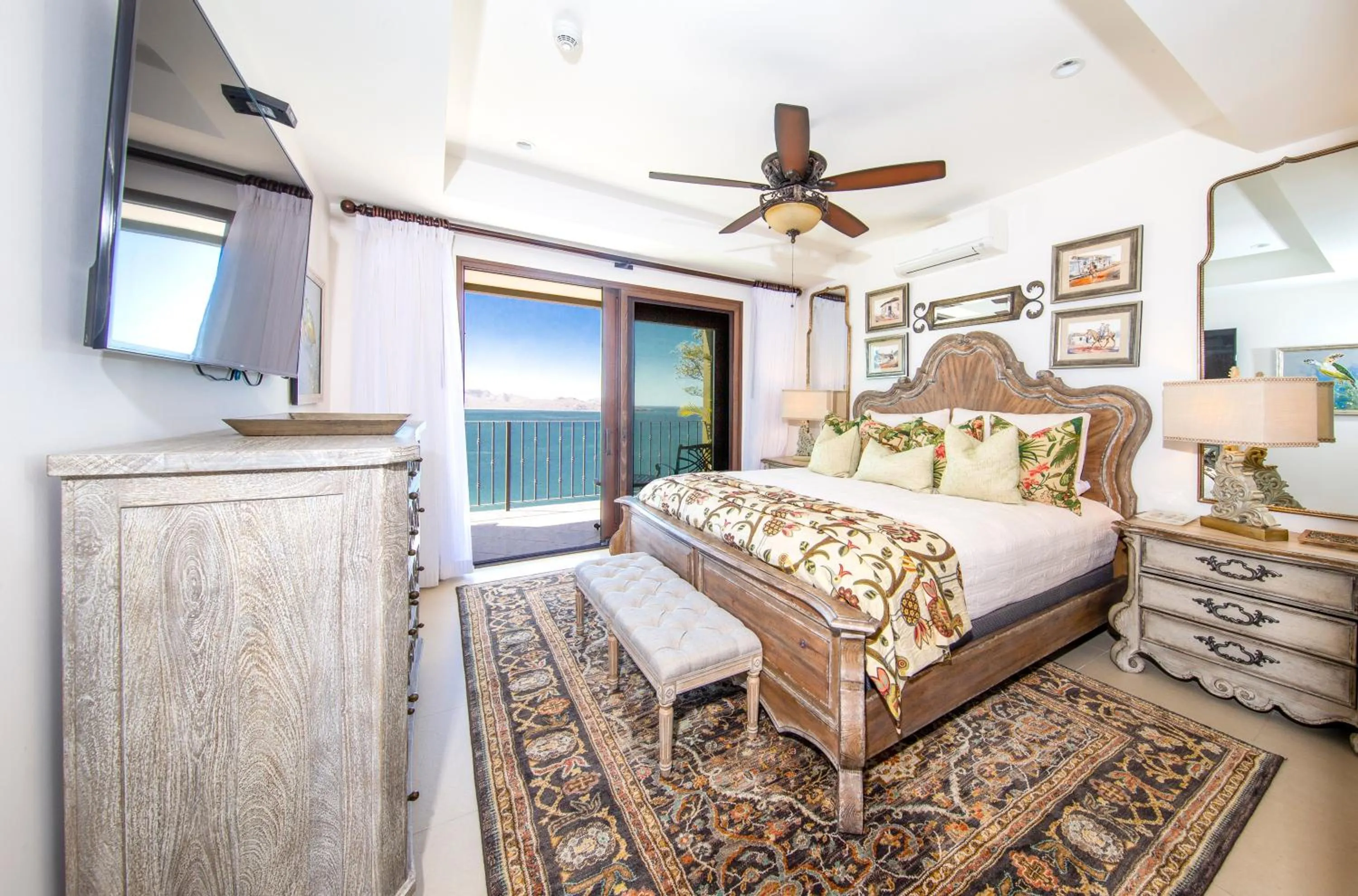 Bedroom, Bed in 360 Splendor Del Pacifico Residences