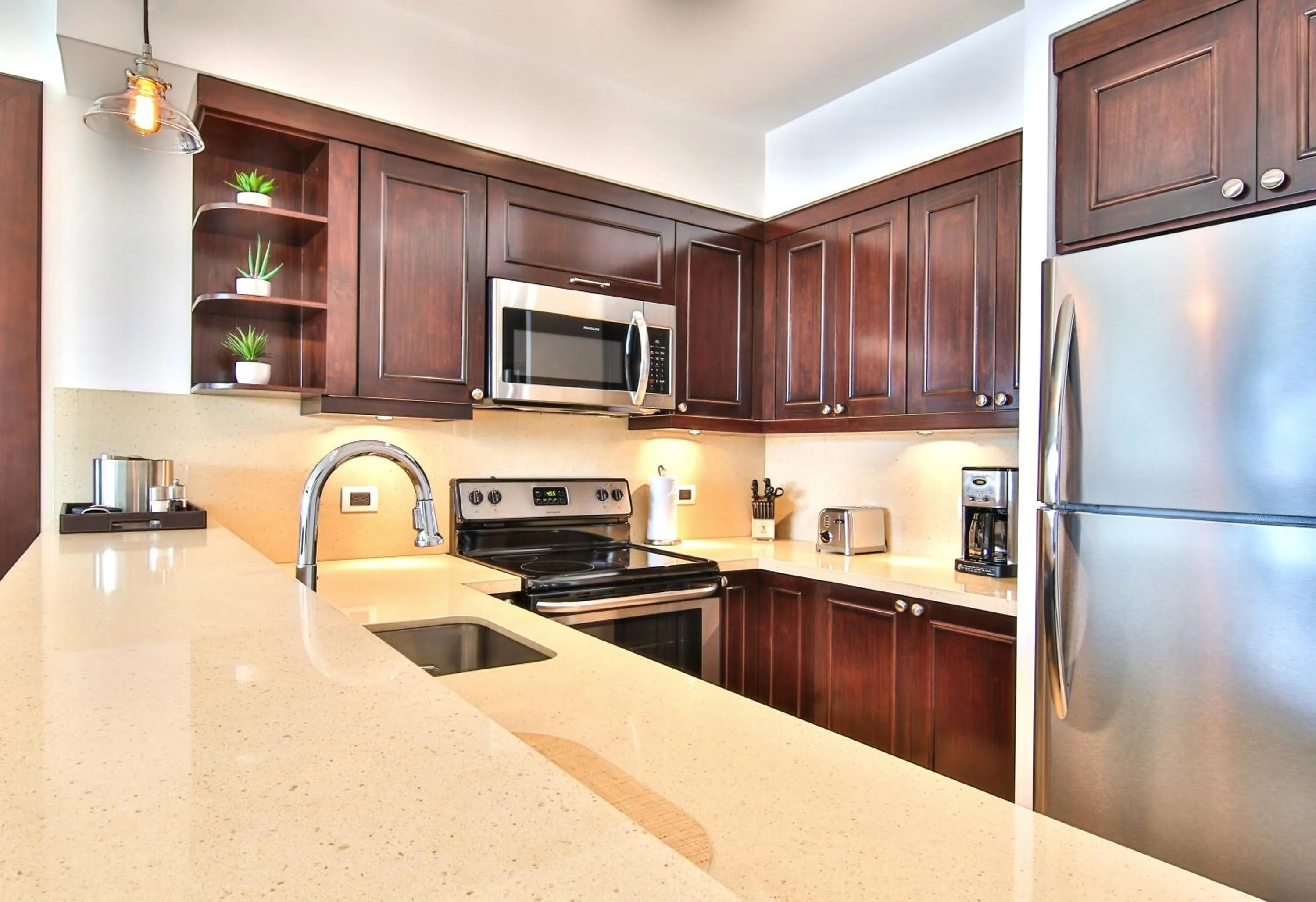 Kitchen or kitchenette in 360 Splendor Del Pacifico Residences