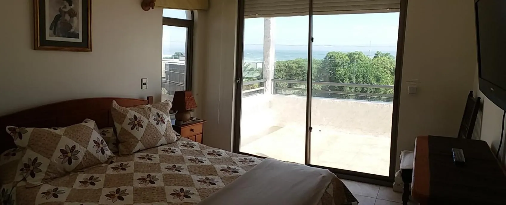 Bed in Maitencillo Opas Apartment