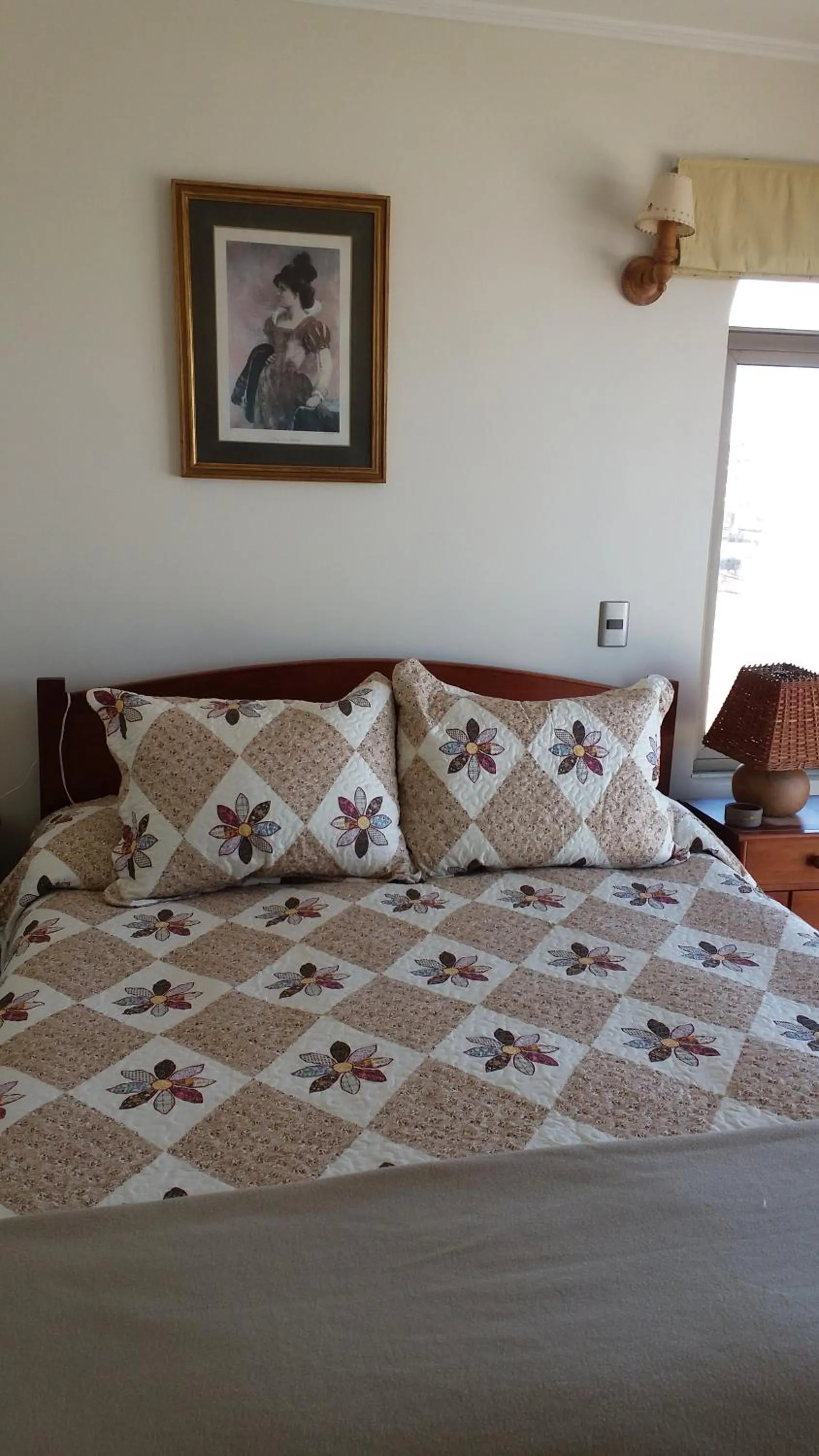 Bed in Maitencillo Opas Apartment