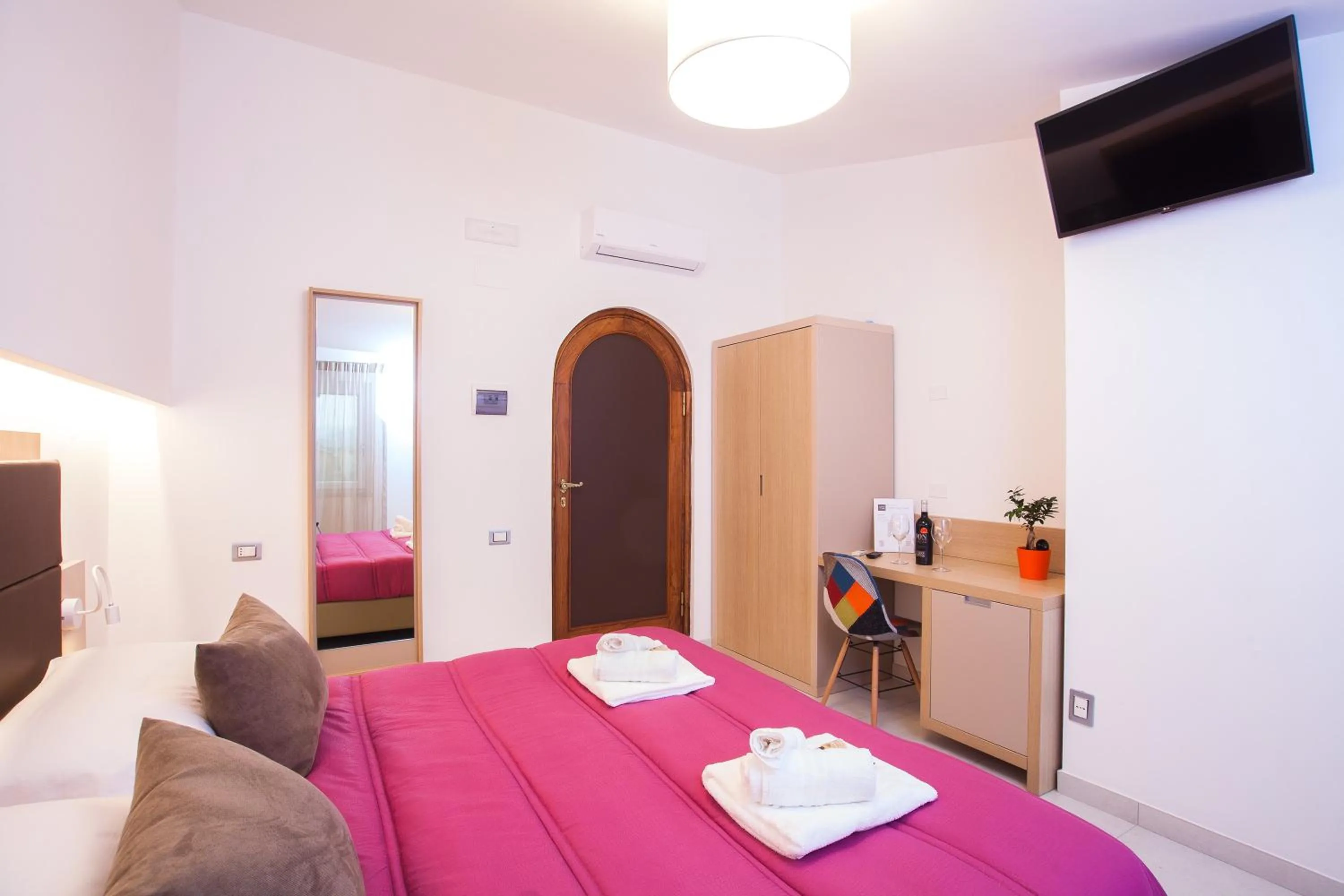 Bedroom, Bed in Il Gallo Con Gli Stivali