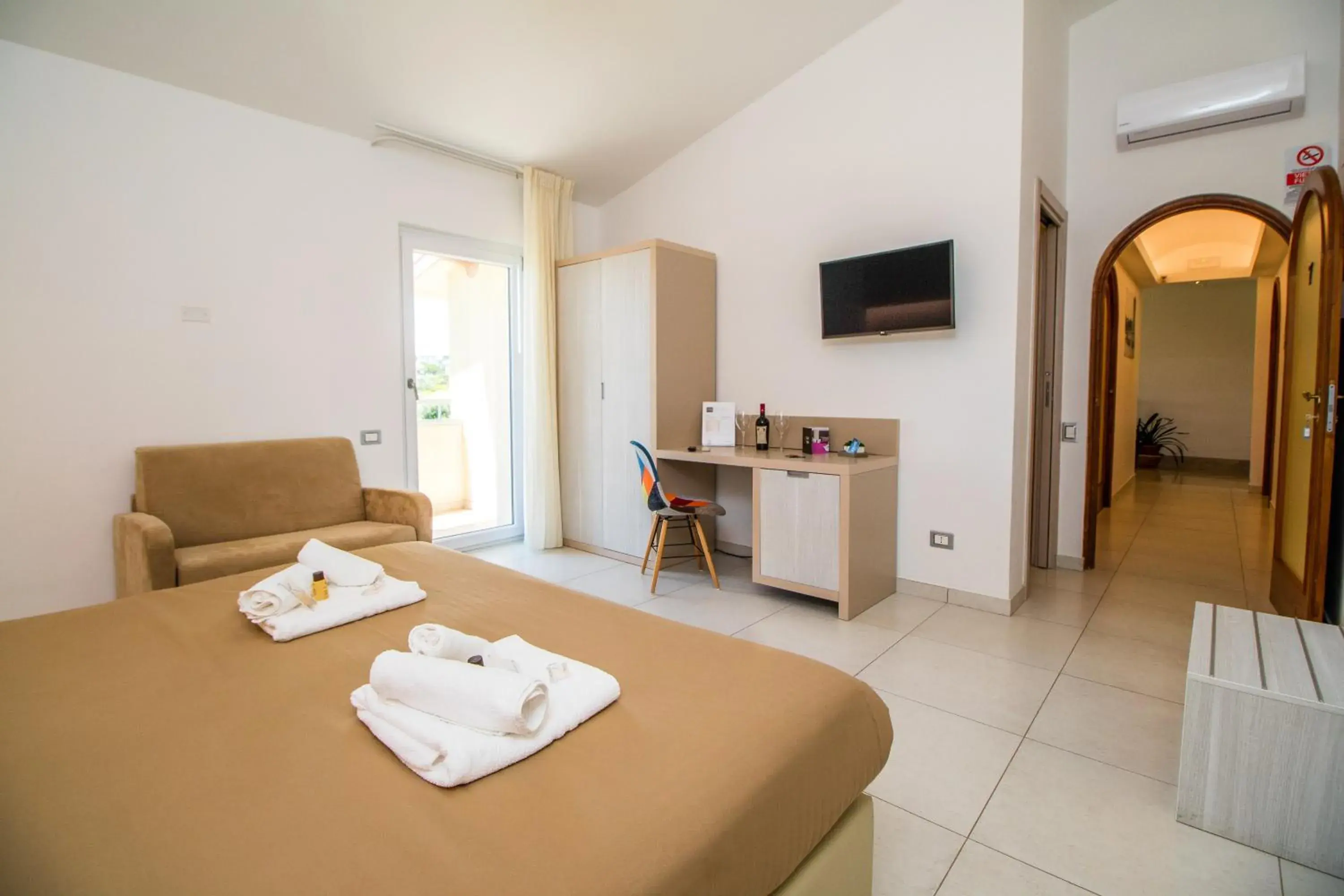 Deluxe Double or Twin Room with Balcony - single occupancy in Il Gallo Con Gli Stivali Deluxe Double or Twin Room with Balcony - single occupancy in Il Gallo Con Gli Stivali