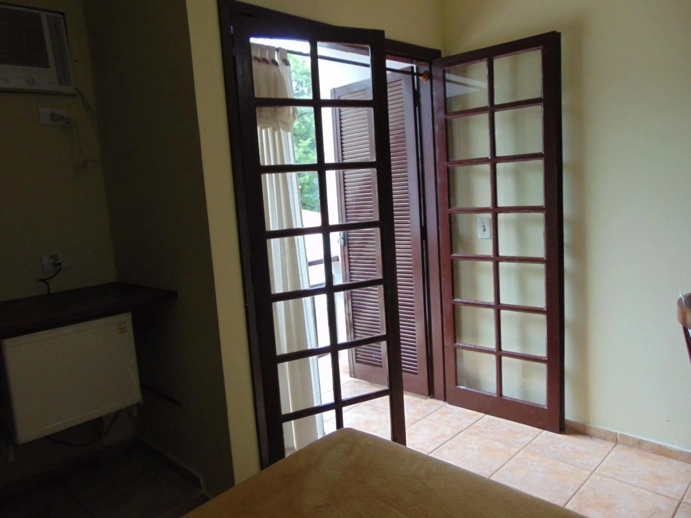 Photo of the whole room, Bed in Pauba Praia Hotel