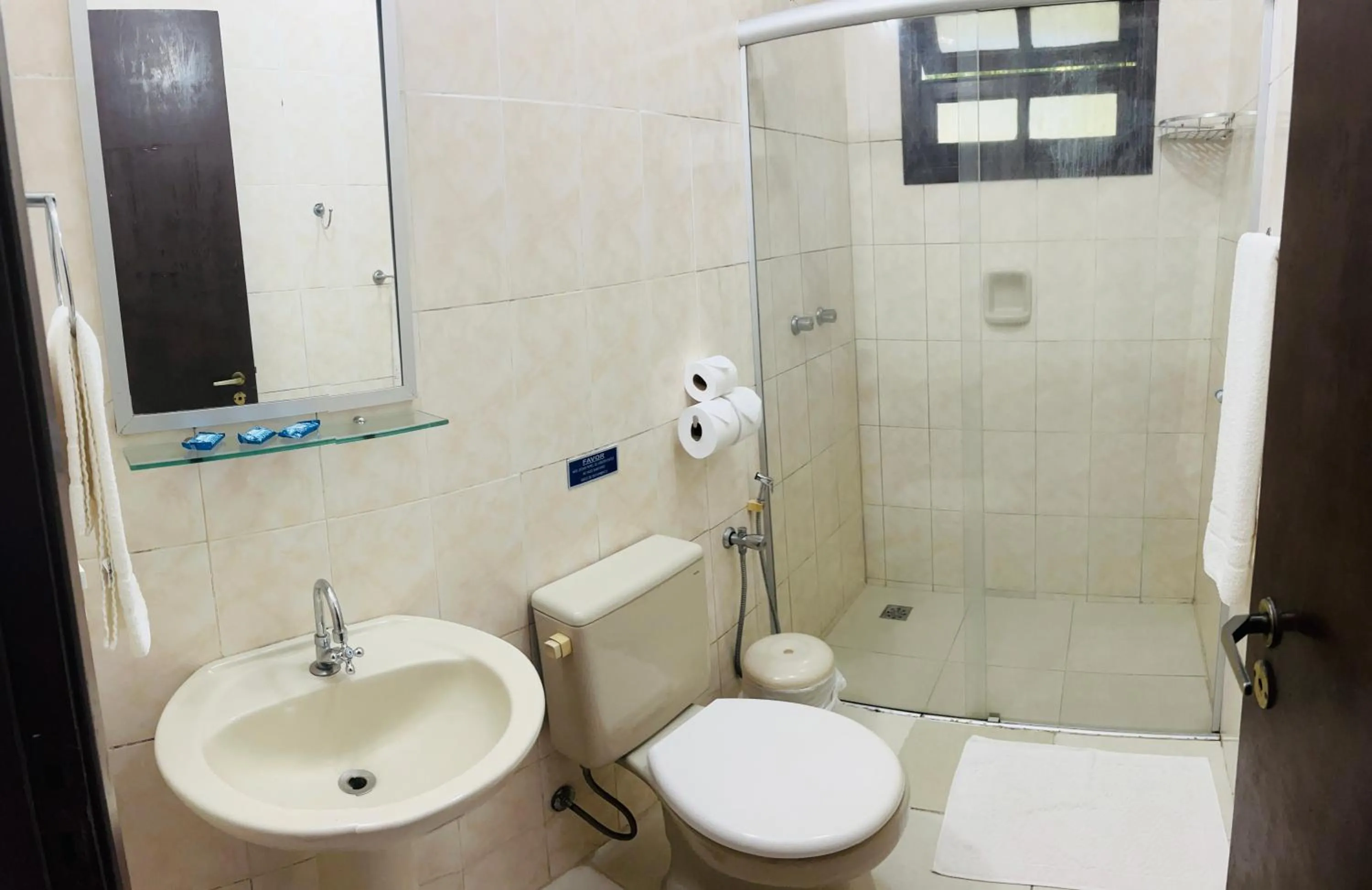 Shower in Pauba Praia Hotel