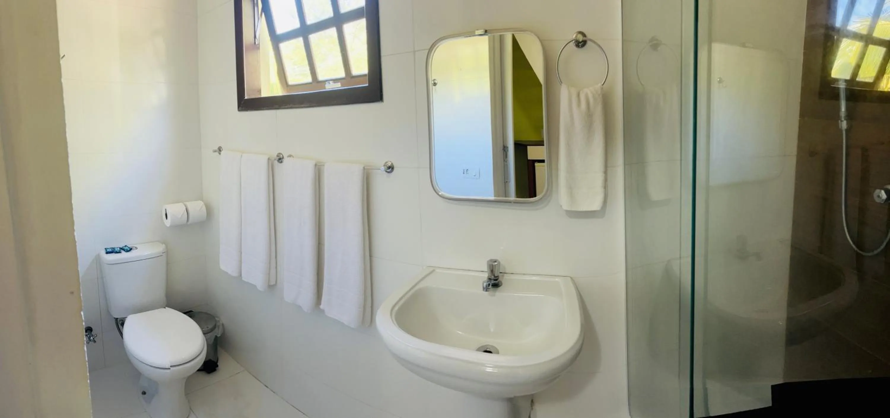 Shower in Pauba Praia Hotel