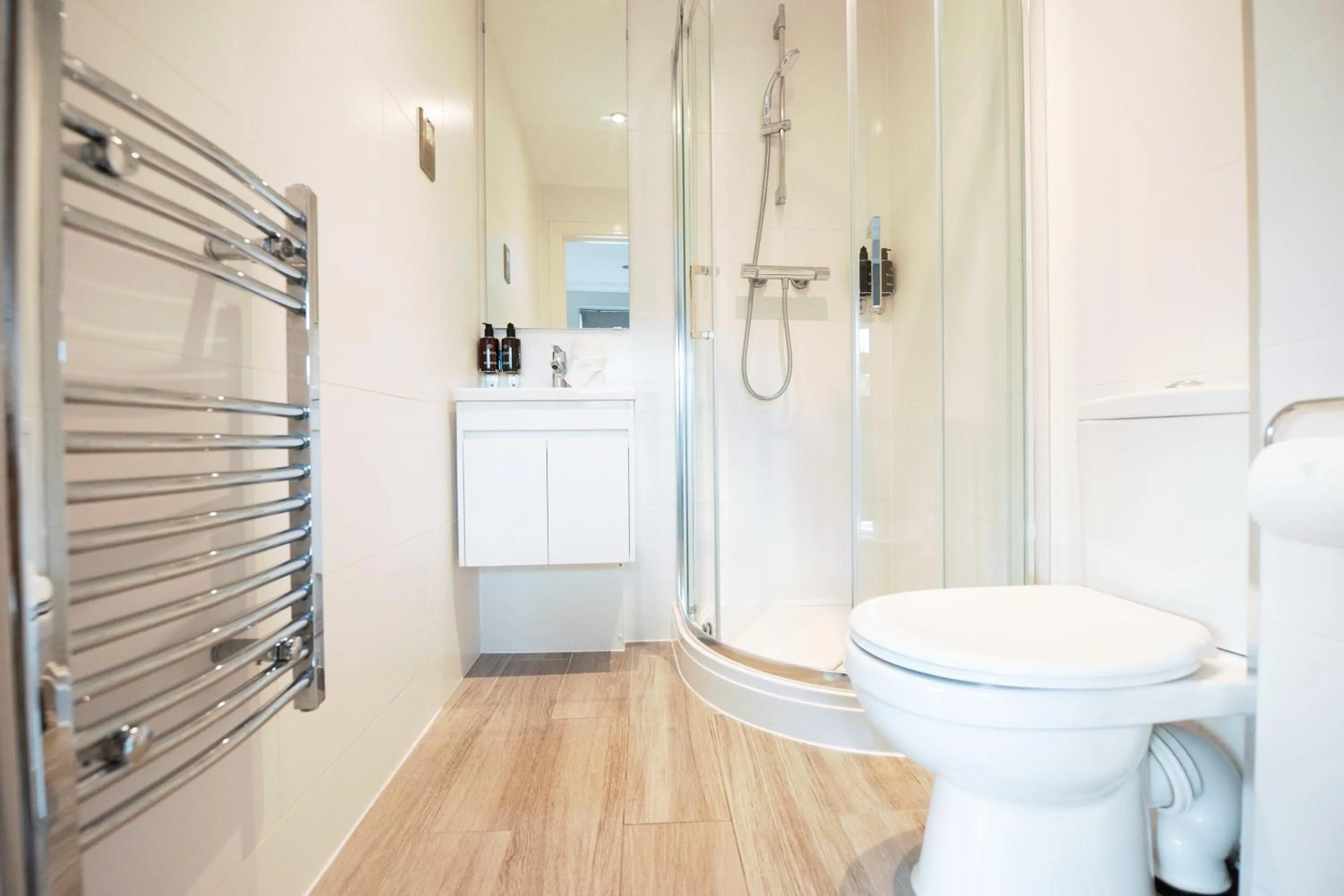 Shower in Malthouse Court