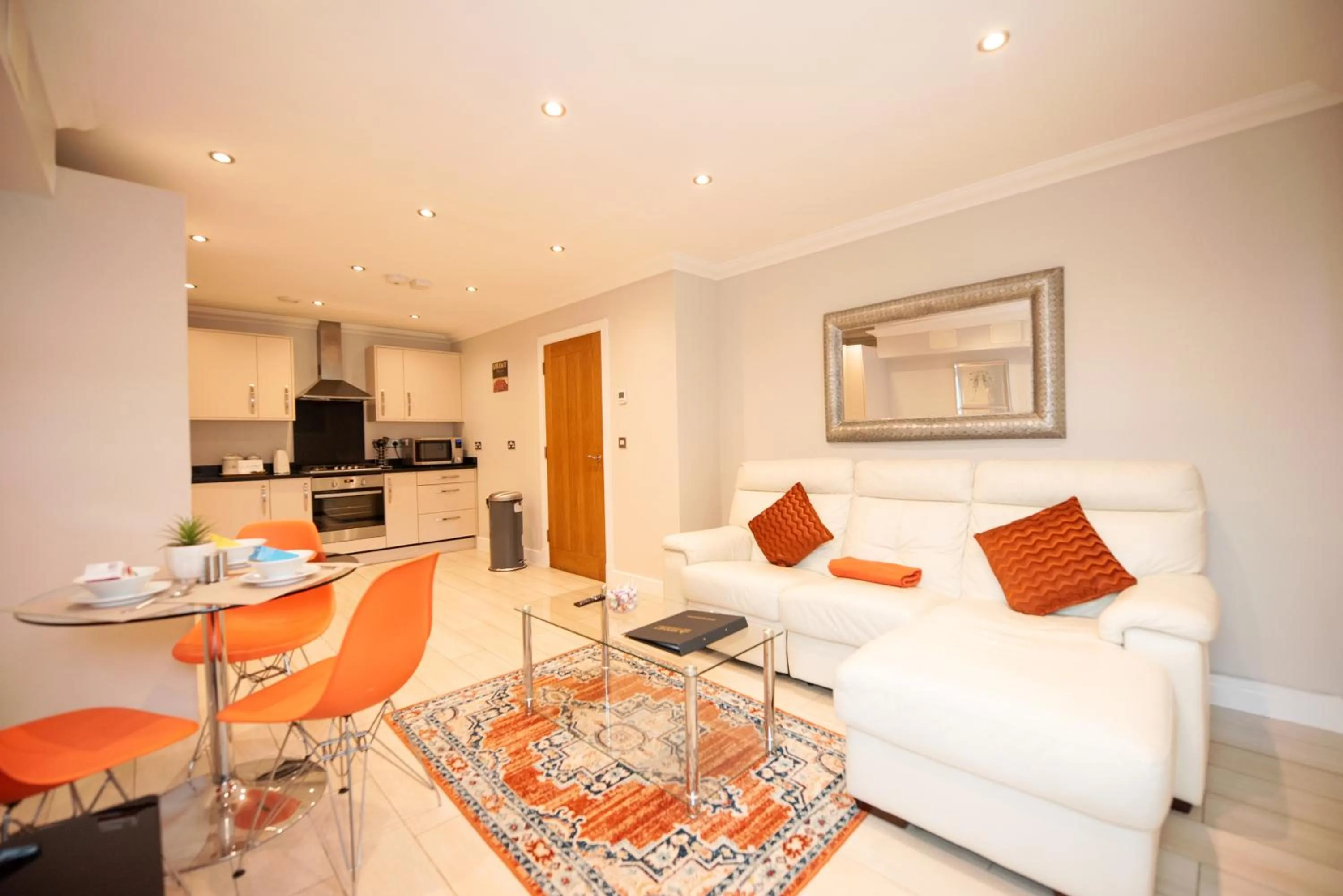 Apartment with Terrace in Malthouse Court