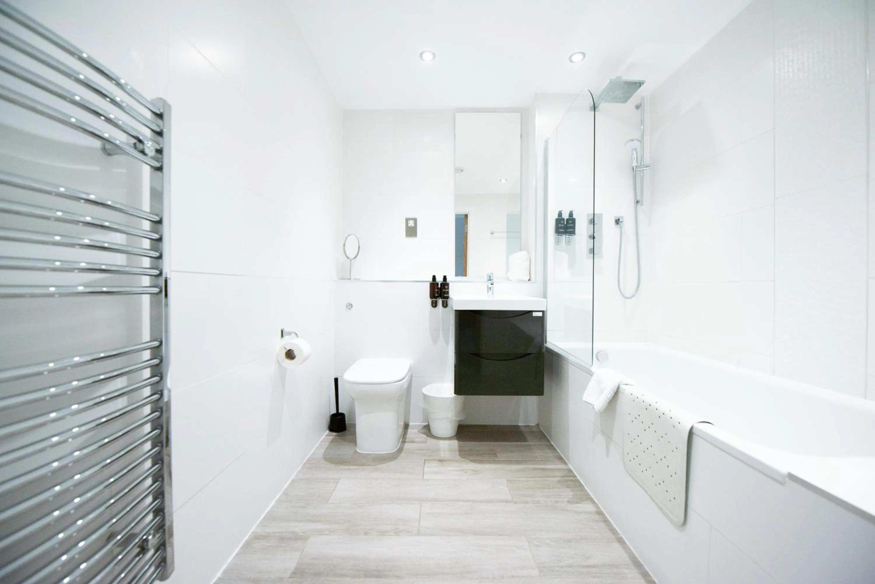 Bathroom in Malthouse Court