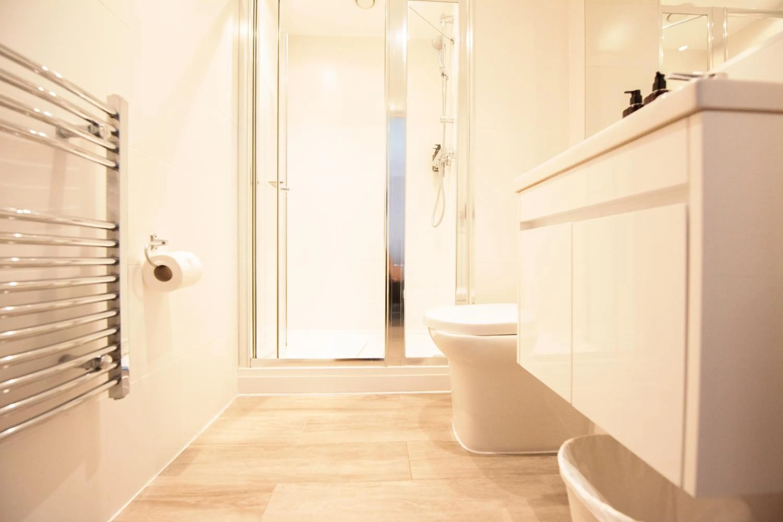 Shower in Malthouse Court