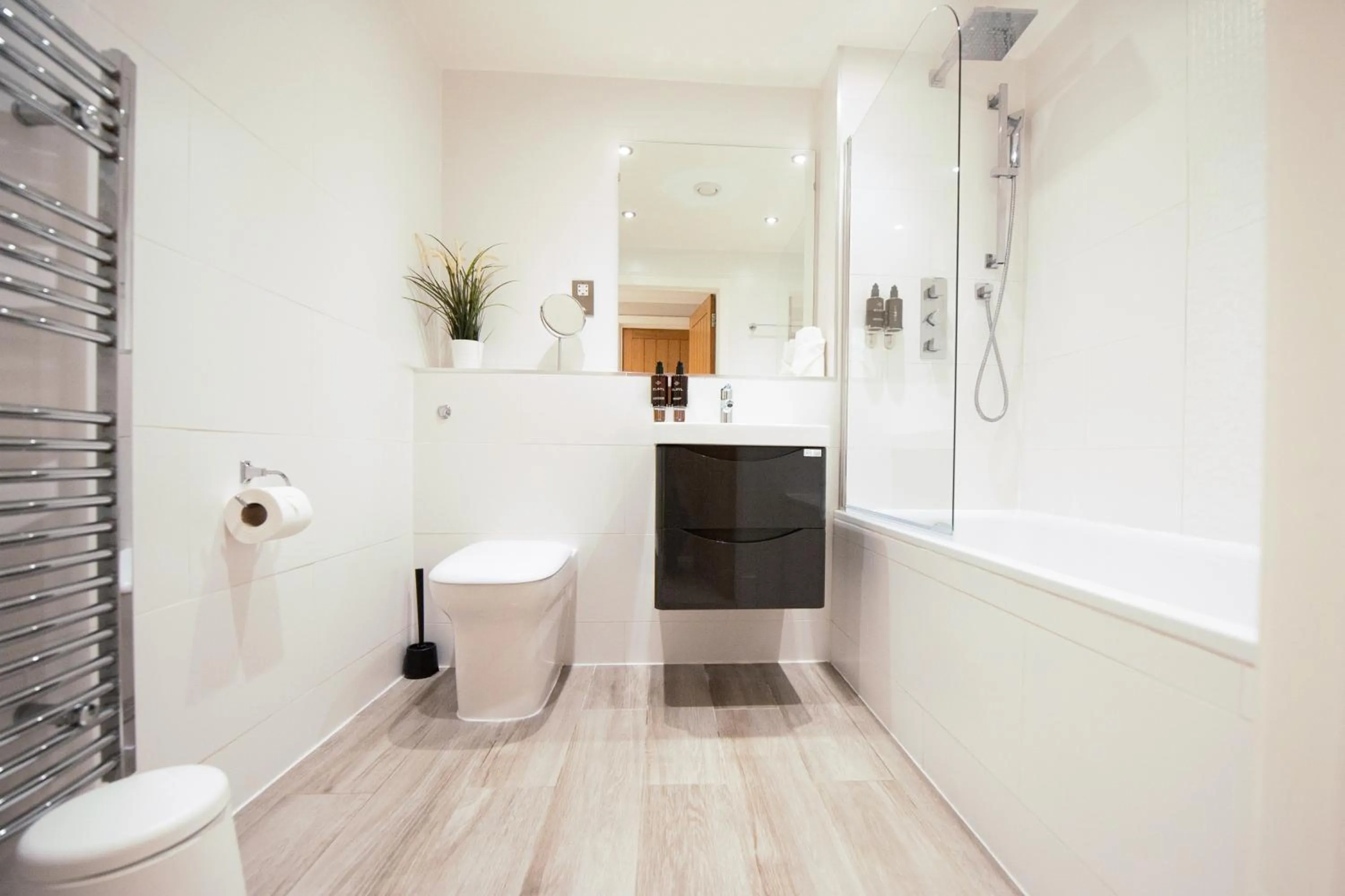 Bathroom in Malthouse Court