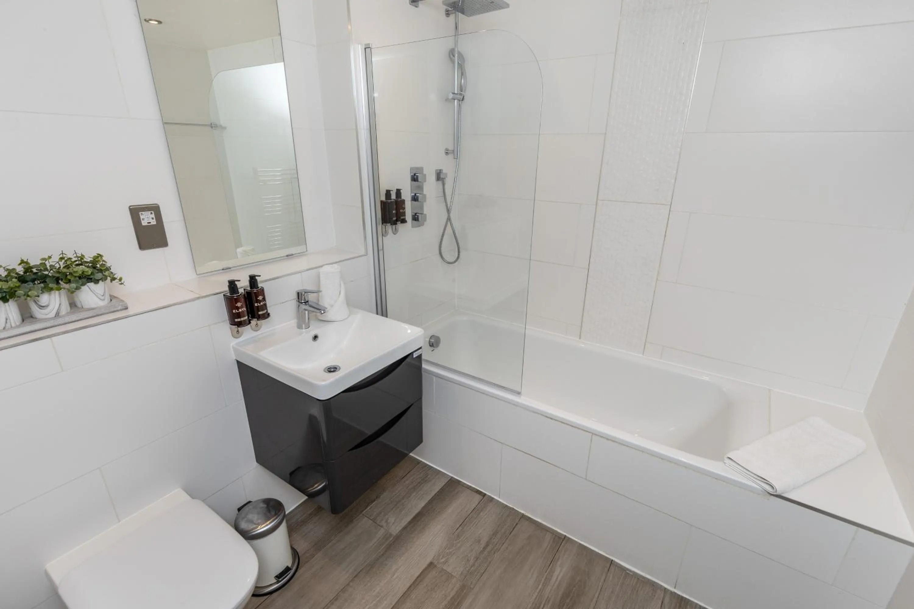 Bathroom in Malthouse Court