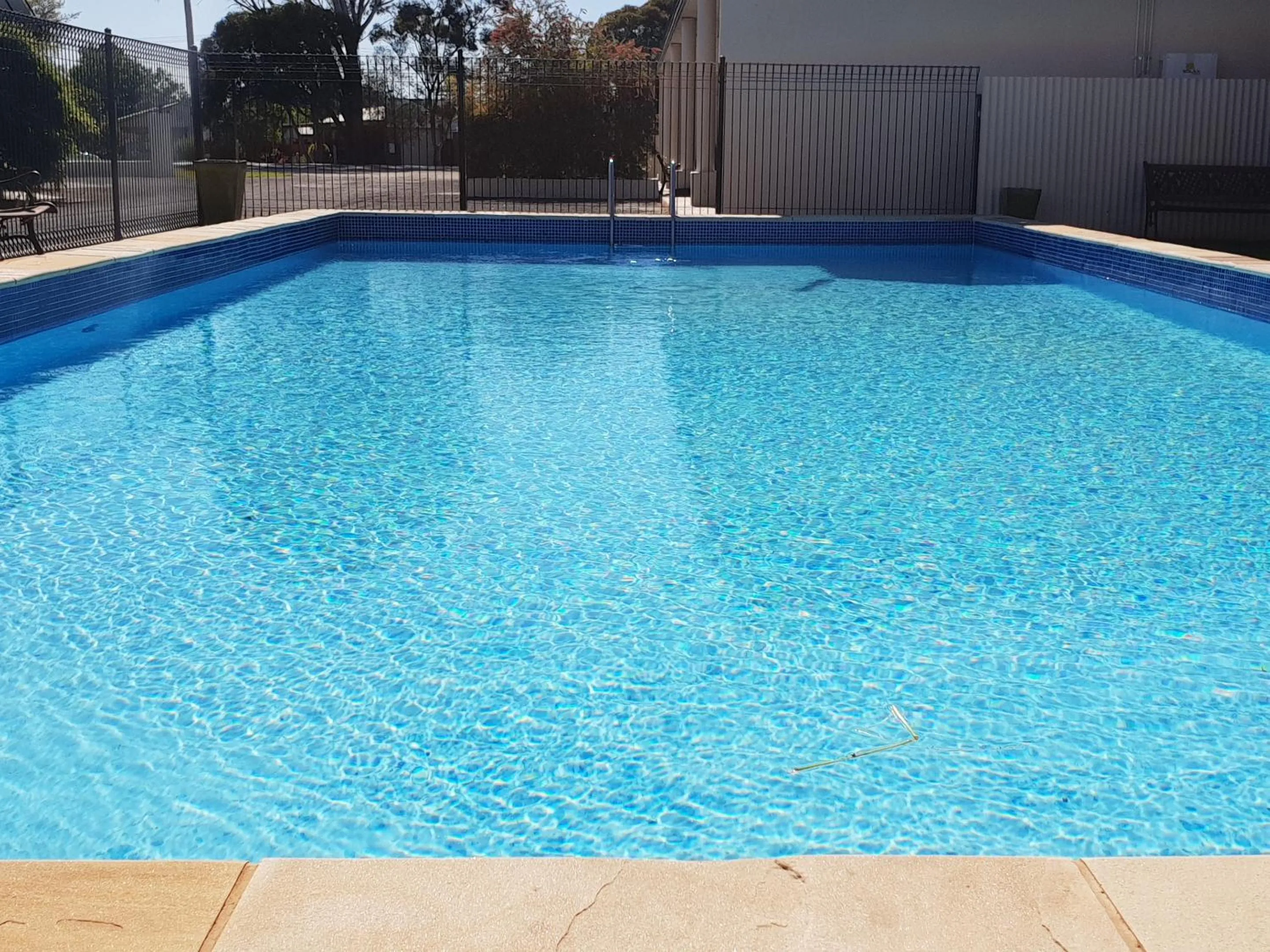 Swimming pool in Kerang Valley Resort
