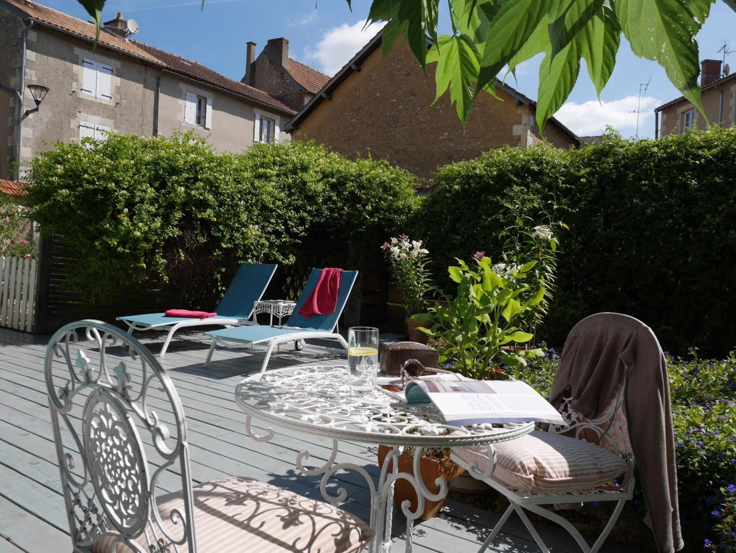 Swimming pool in L'Arbre D'Ange