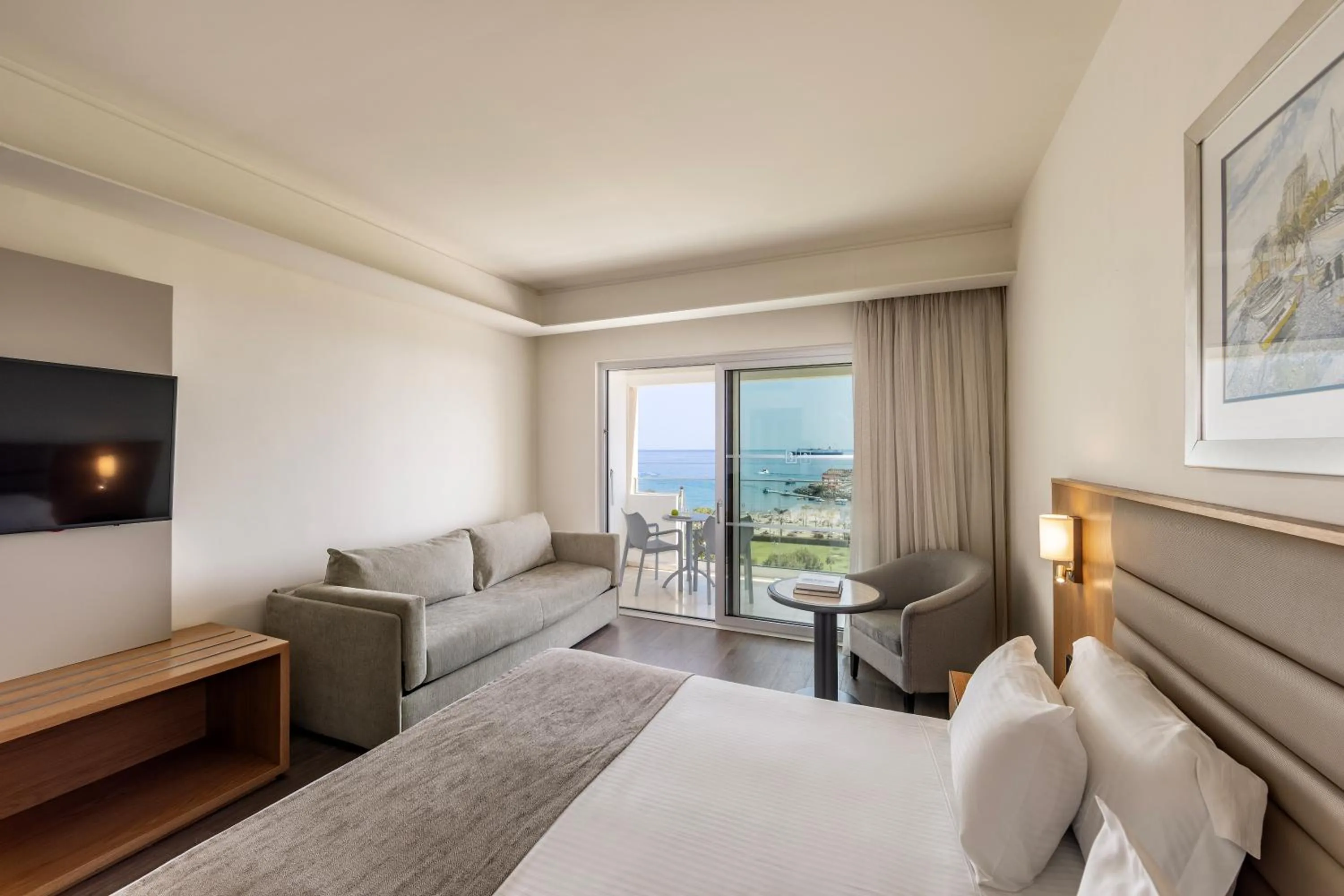 Bedroom, Bed in St Raphael Resort & Marina