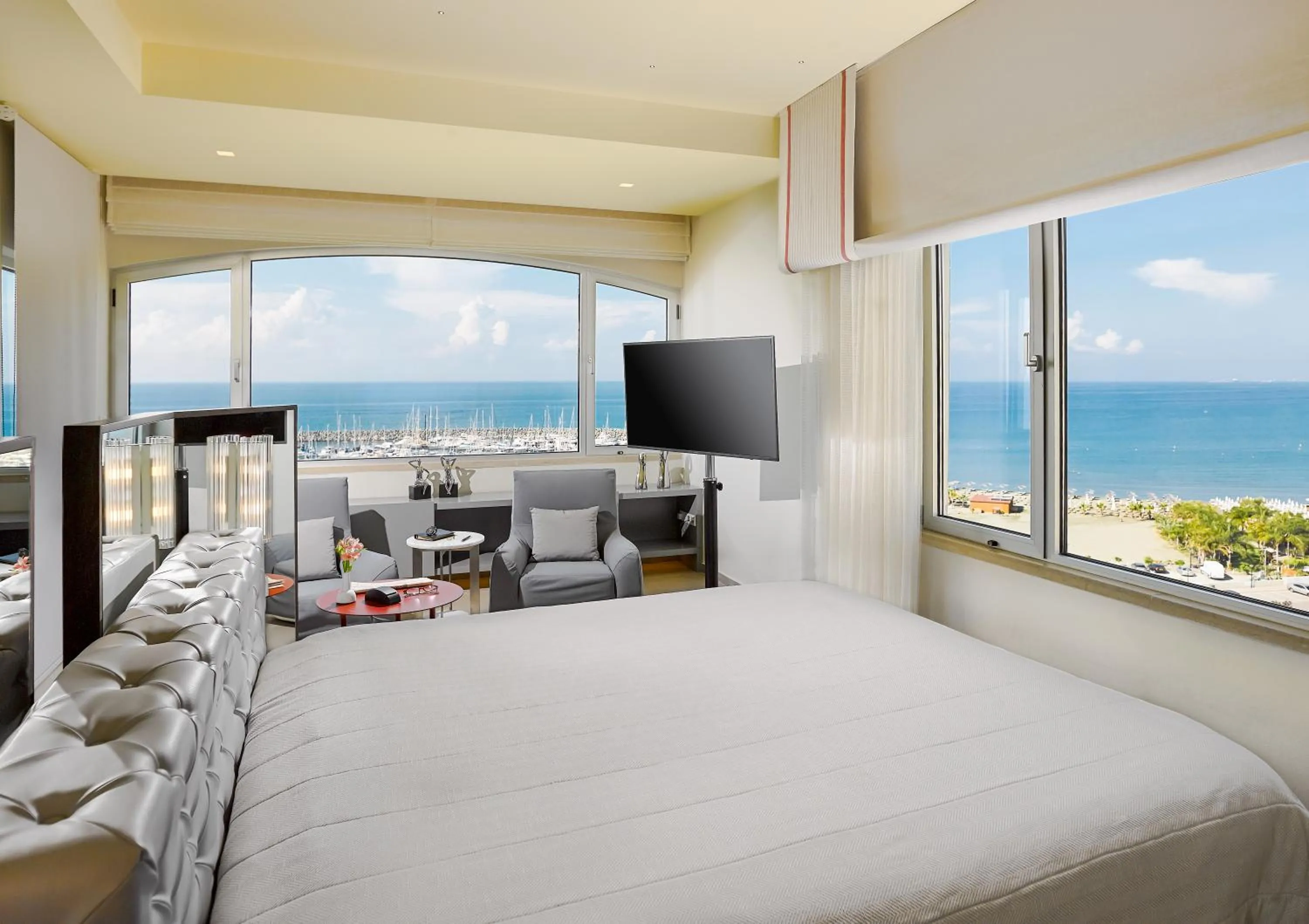 Bedroom, Bed in St Raphael Resort & Marina