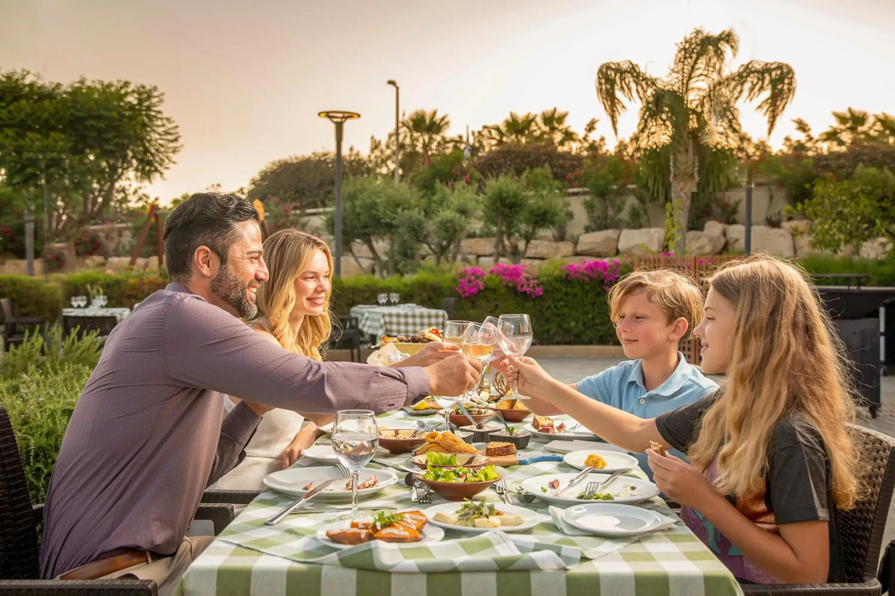 Restaurant/places to eat in St Raphael Resort Restaurant/places to eat in St Raphael Resort