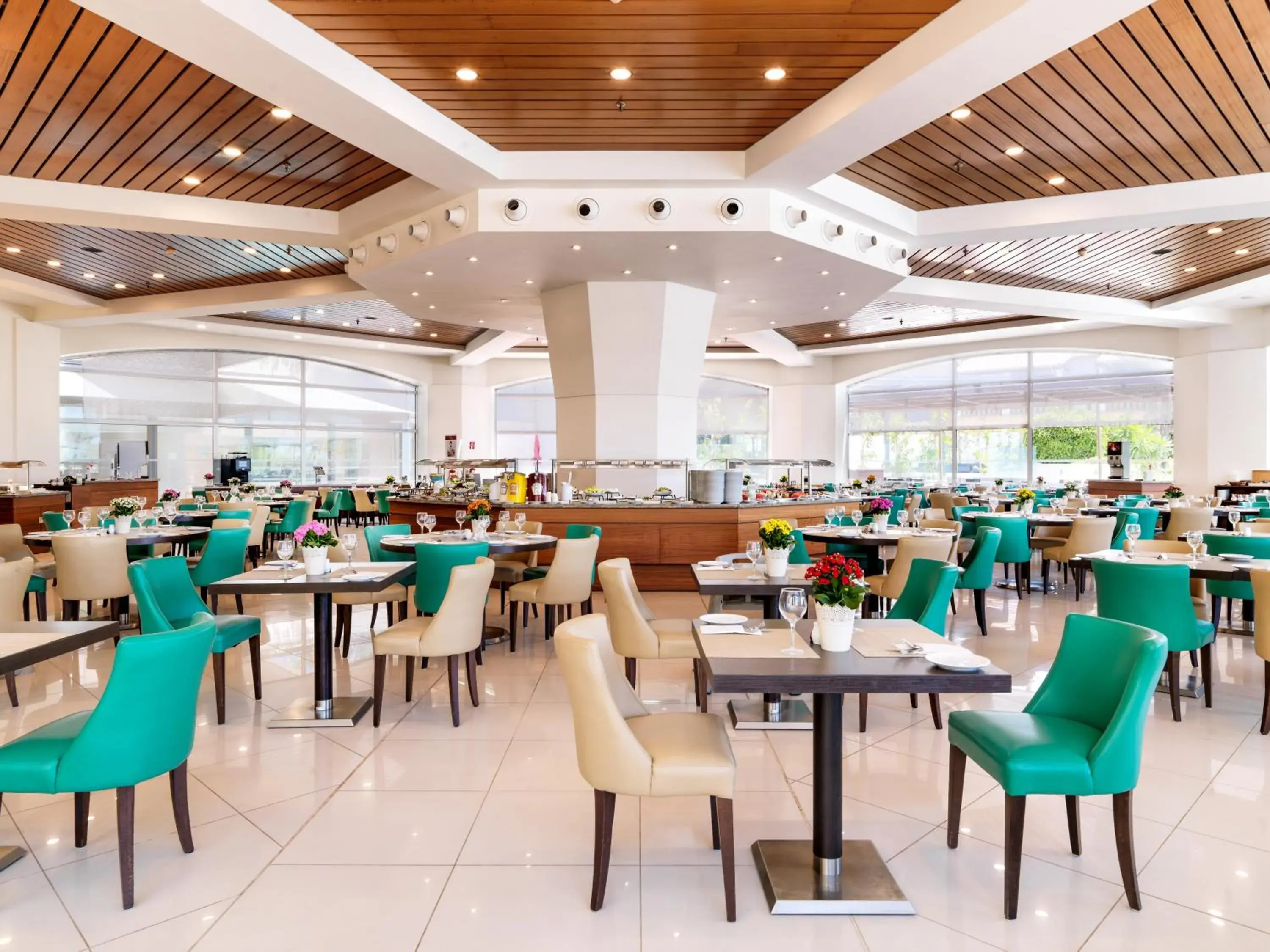 Restaurant/places to eat in St Raphael Resort Restaurant/places to eat in St Raphael Resort