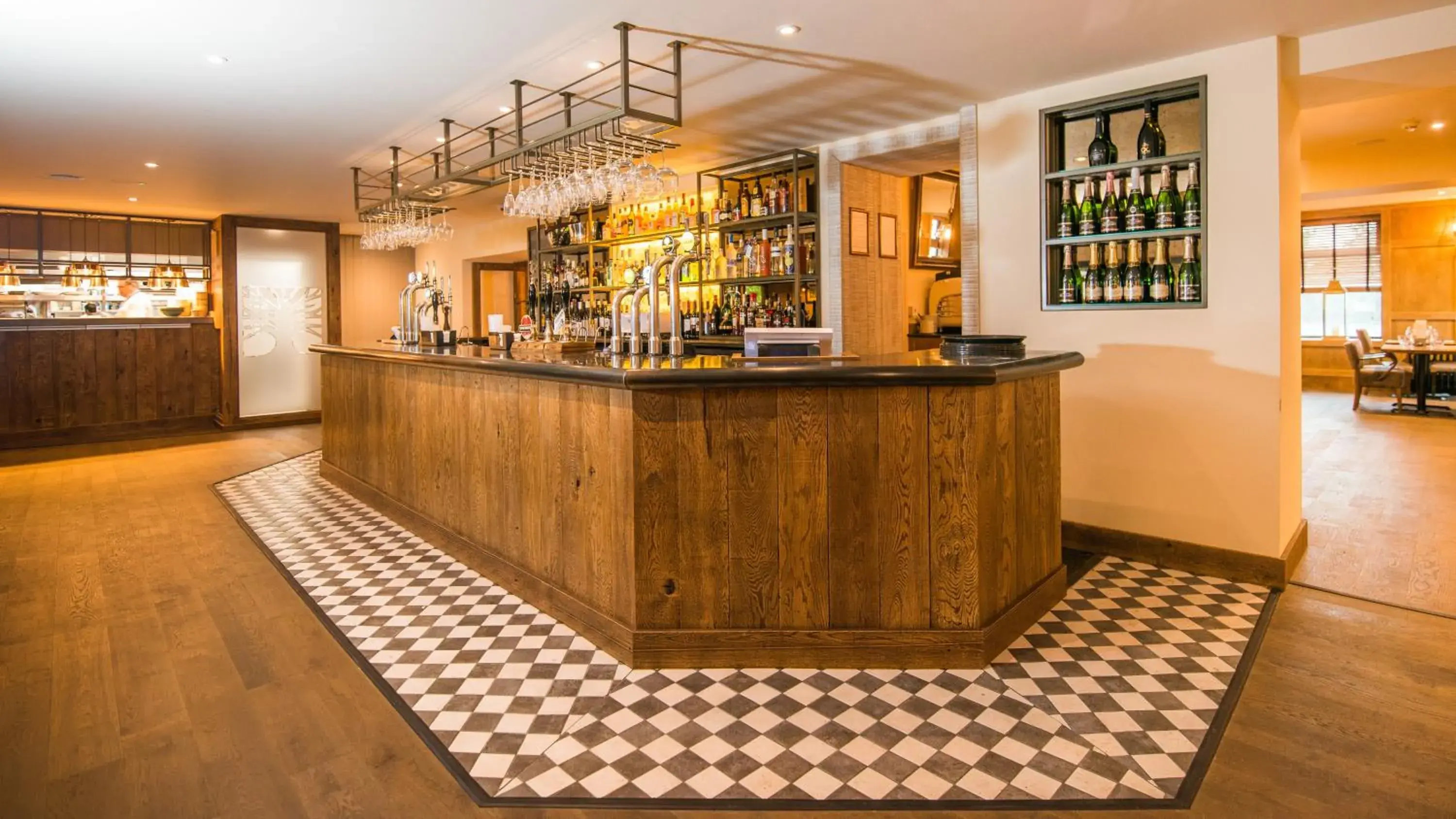 Lounge or bar in Forest Lounge or bar in Forest