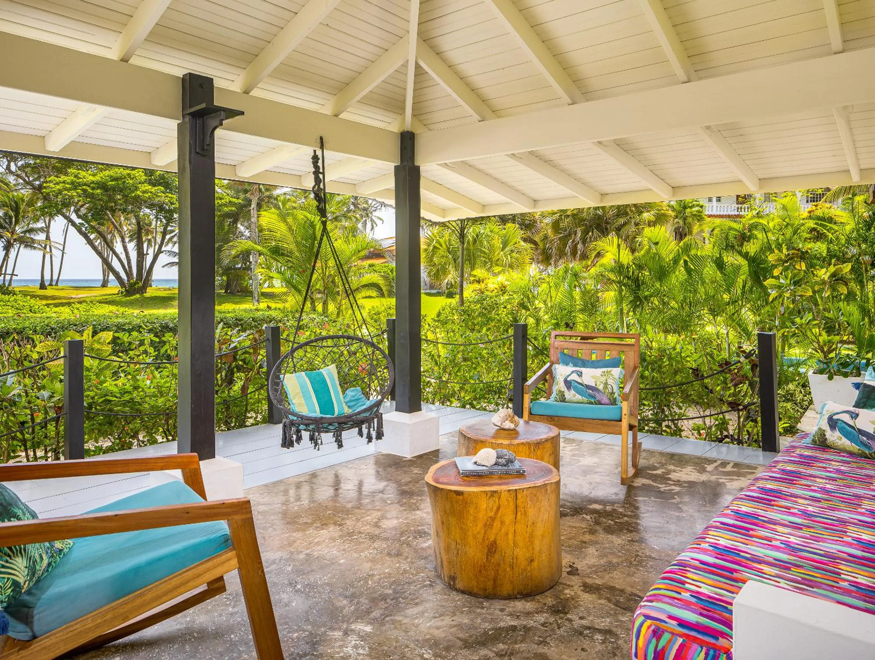Patio in El Encuentro Surf Lodge