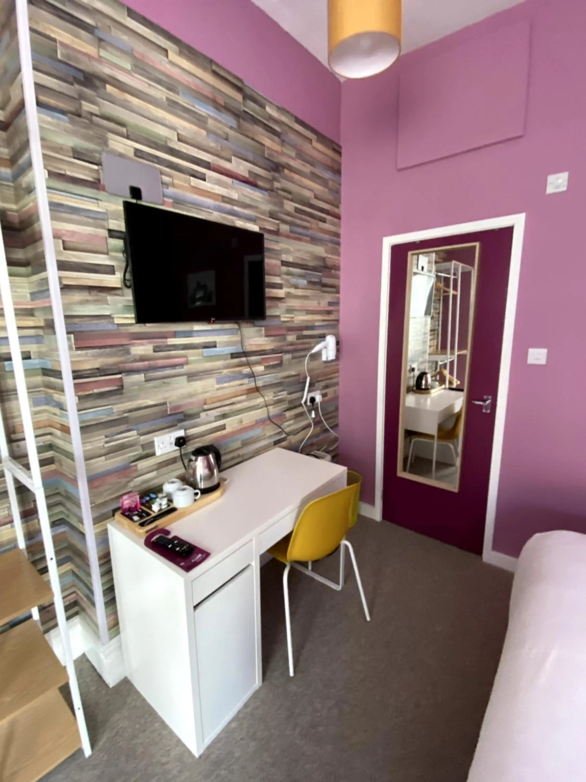 TV and multimedia in WiseStay