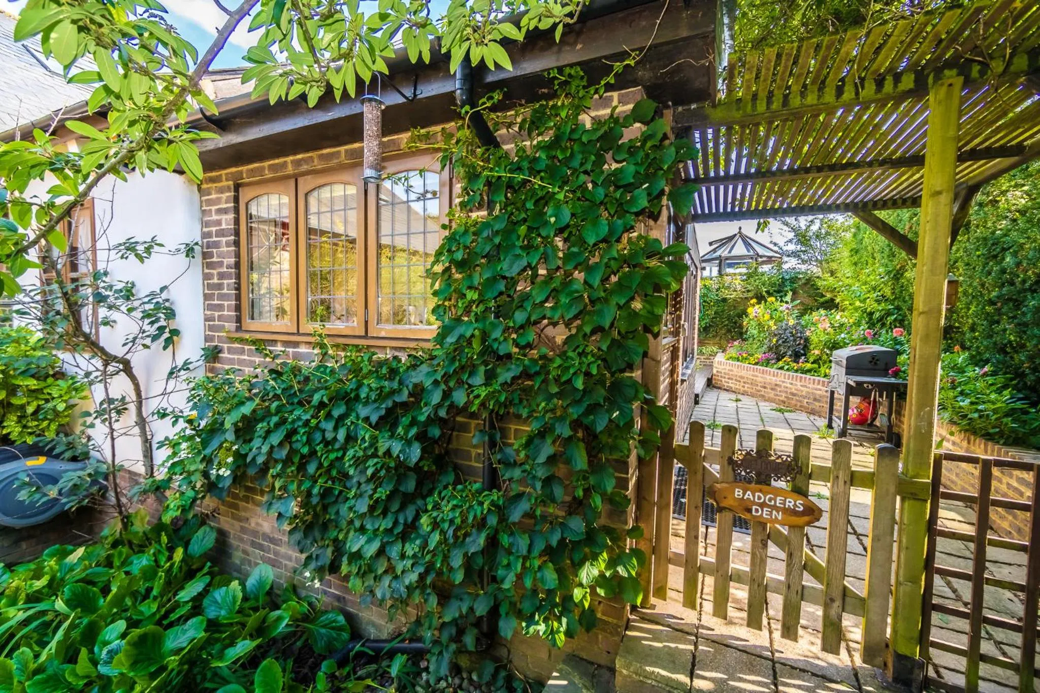 Badgers Den - Covehurst Bay Holiday Cottage