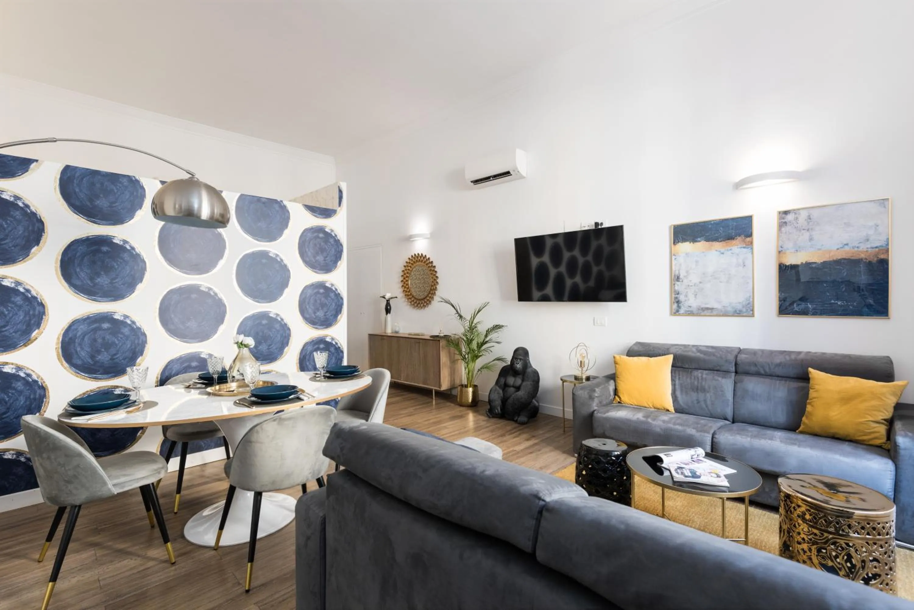 Vatican Imperial Apartment 2840sq ft