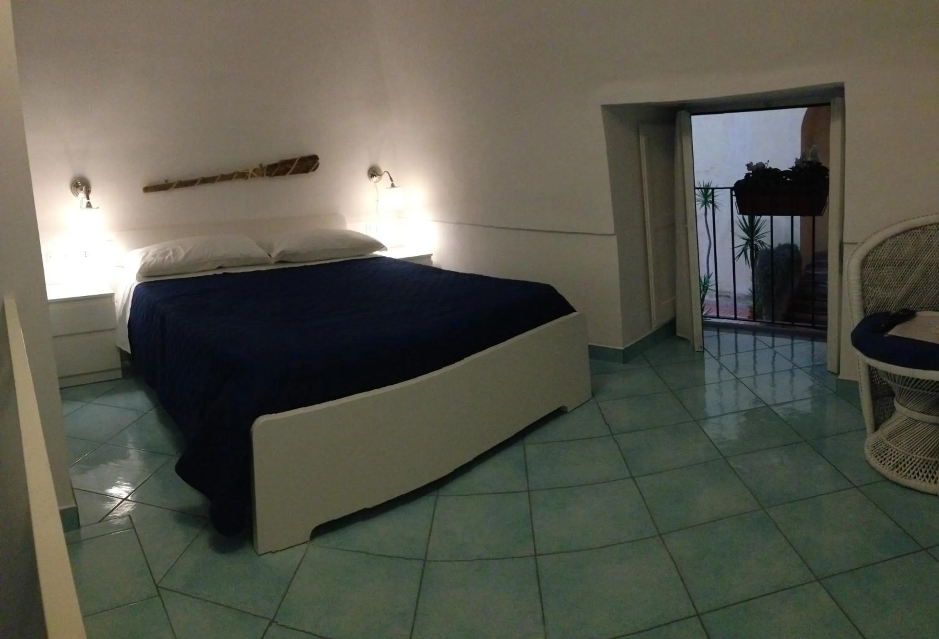 Photo of the whole room, Bed in B&B La Grotta Marina