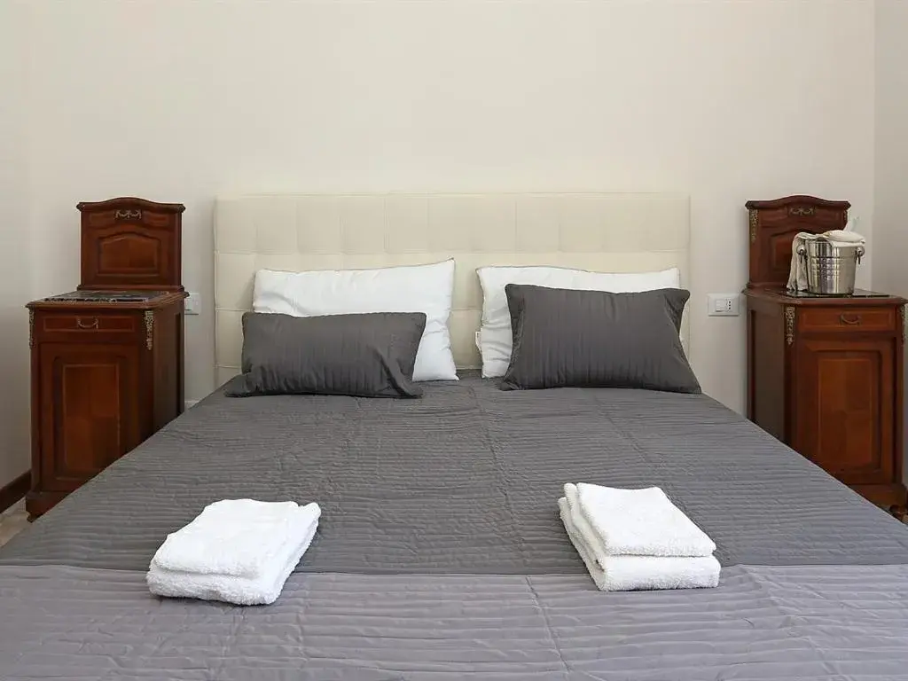 Bedroom, Bed in Camere del Camerlengo Bedroom, Bed in Camere del Camerlengo