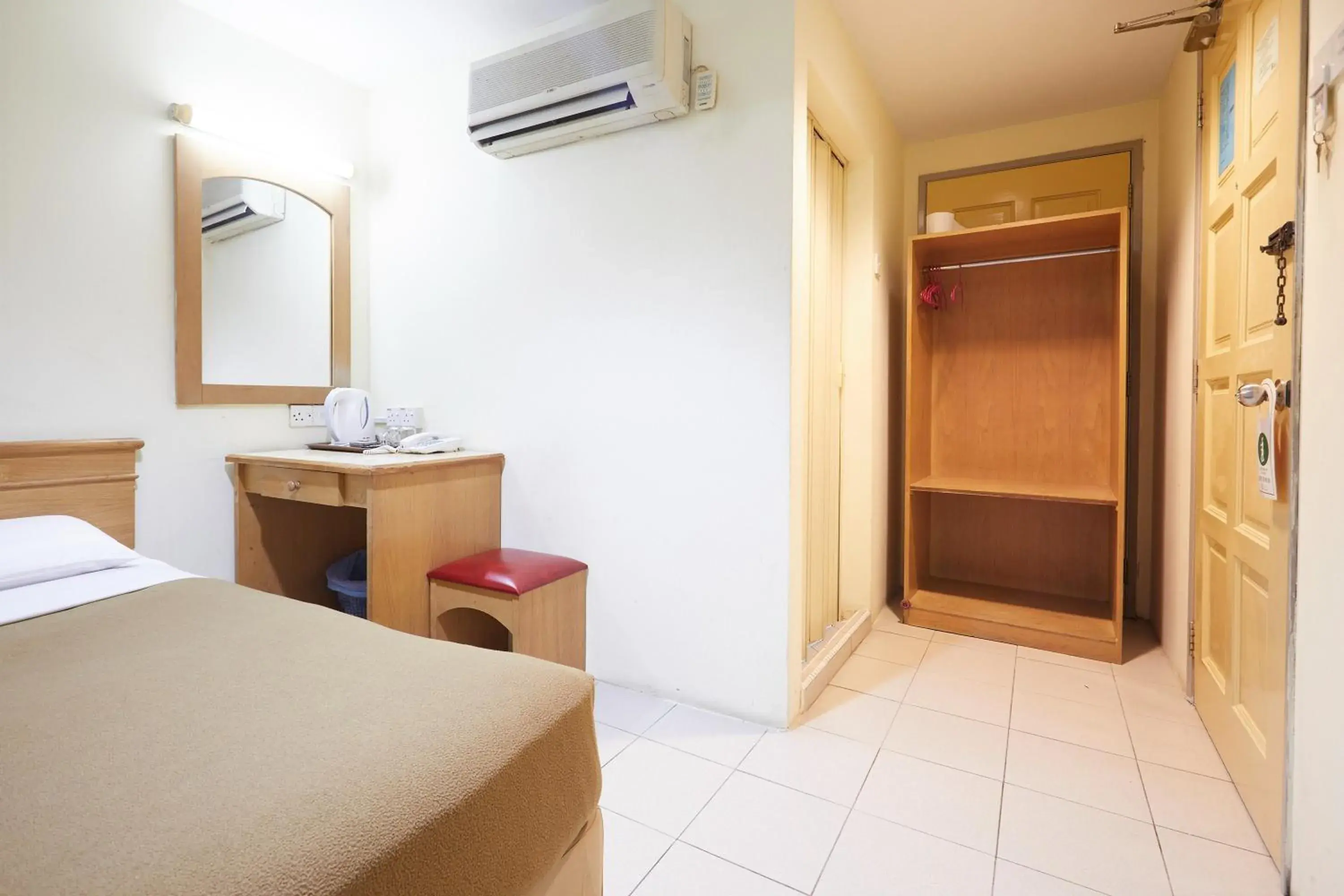 Bedroom, Bed in Tang City Hotel, Petaling Street, Merdeka PNB 118 Tower Bedroom, Bed in Tang City Hotel, Petaling Street, Merdeka PNB 118 Tower