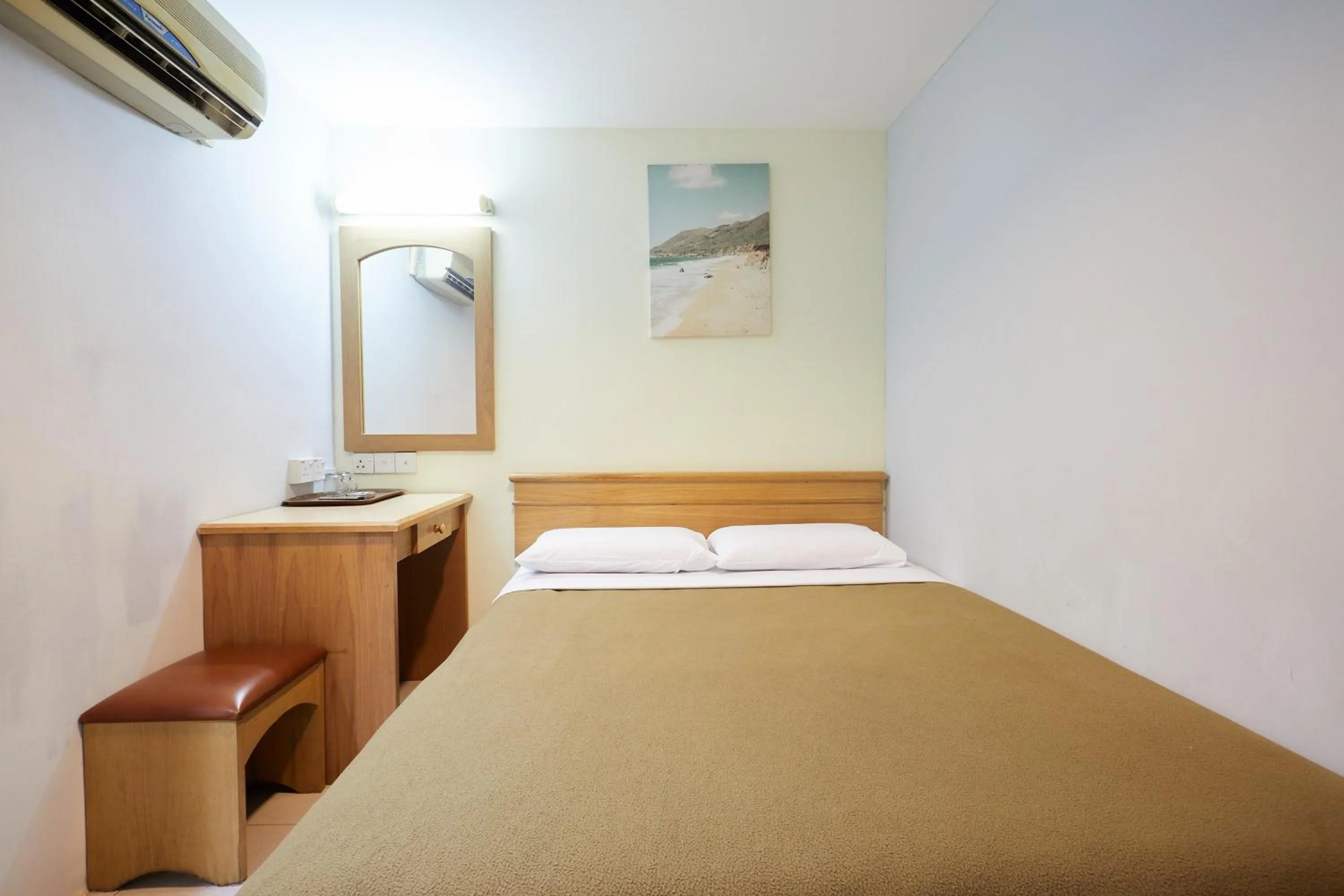 Bedroom, Bed in Tang City Hotel, Petaling Street, Merdeka PNB 118 Tower