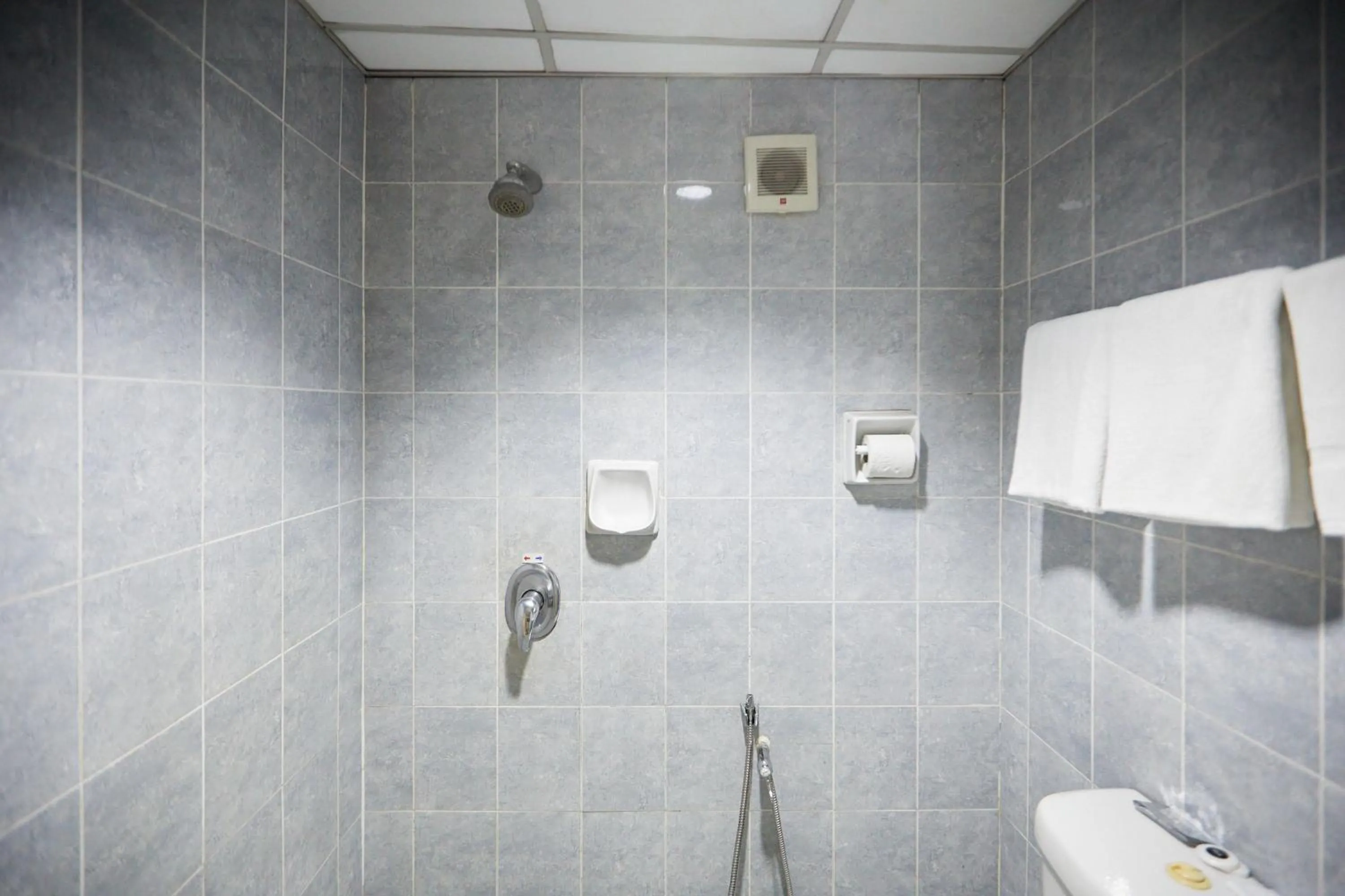 Shower in Tang City Hotel, Petaling Street, Merdeka PNB 118 Tower