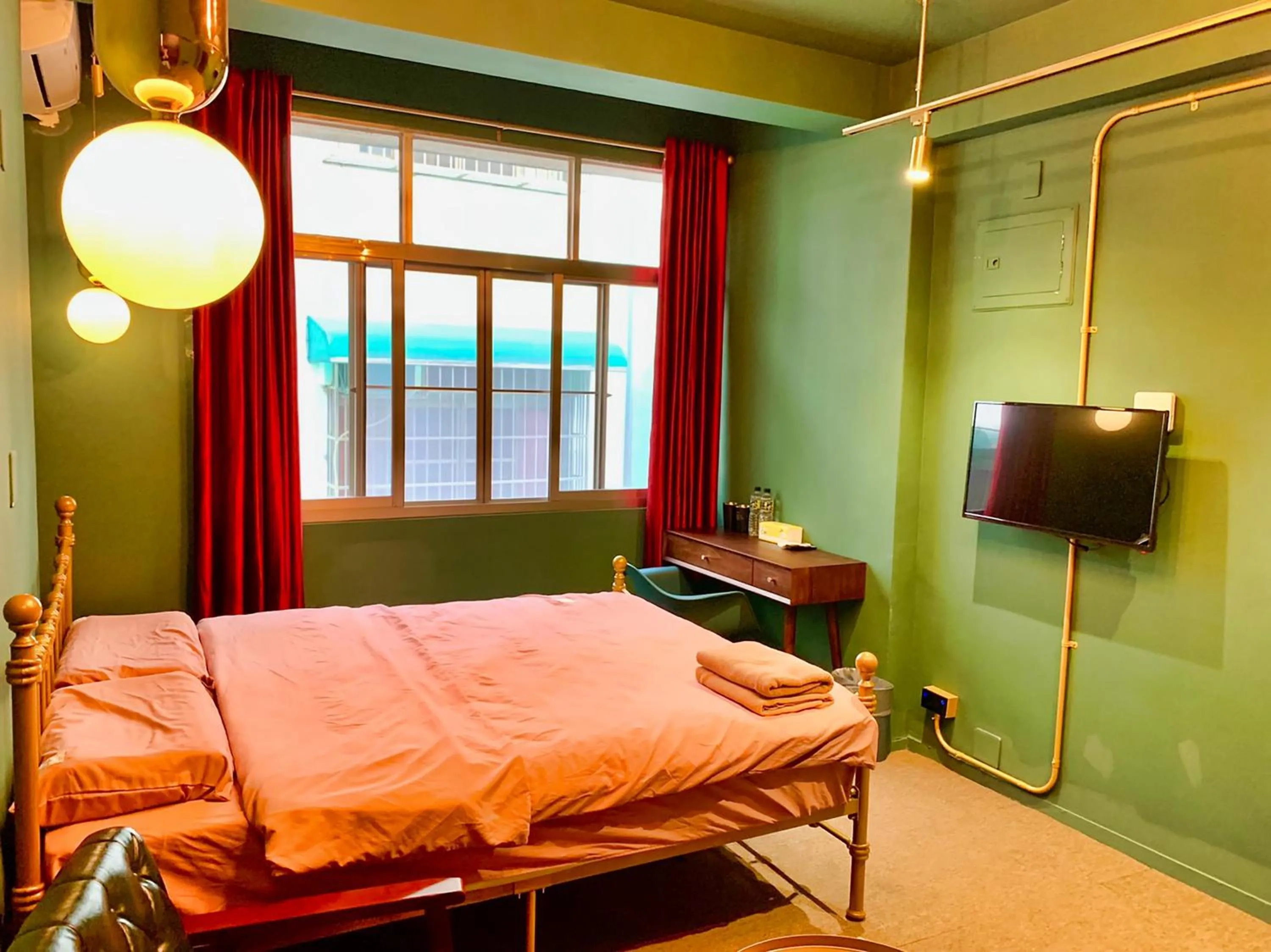 Bed in Loft Wo Design Inn