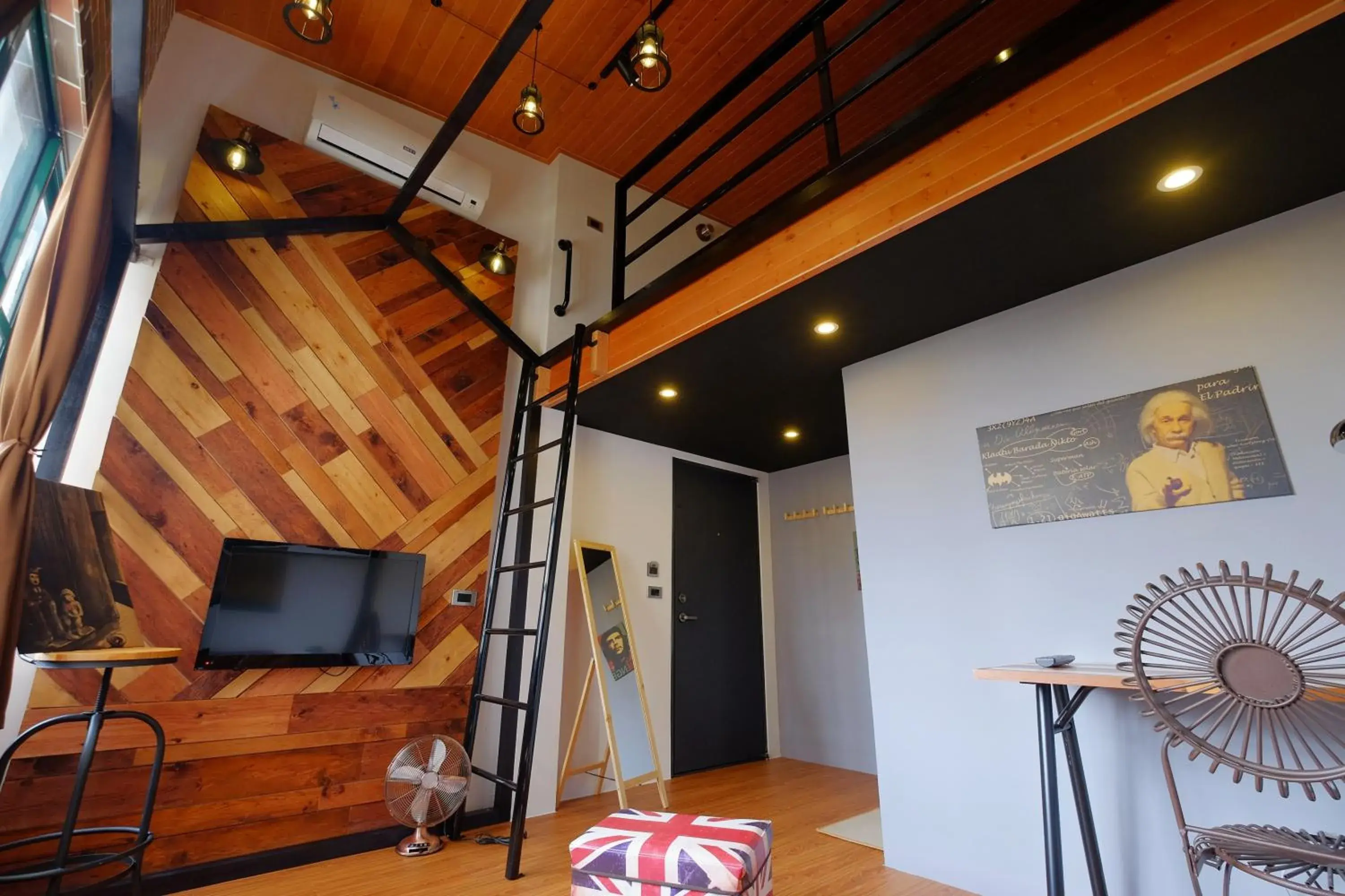 Property building in Loft Wo Design Inn Property building in Loft Wo Design Inn