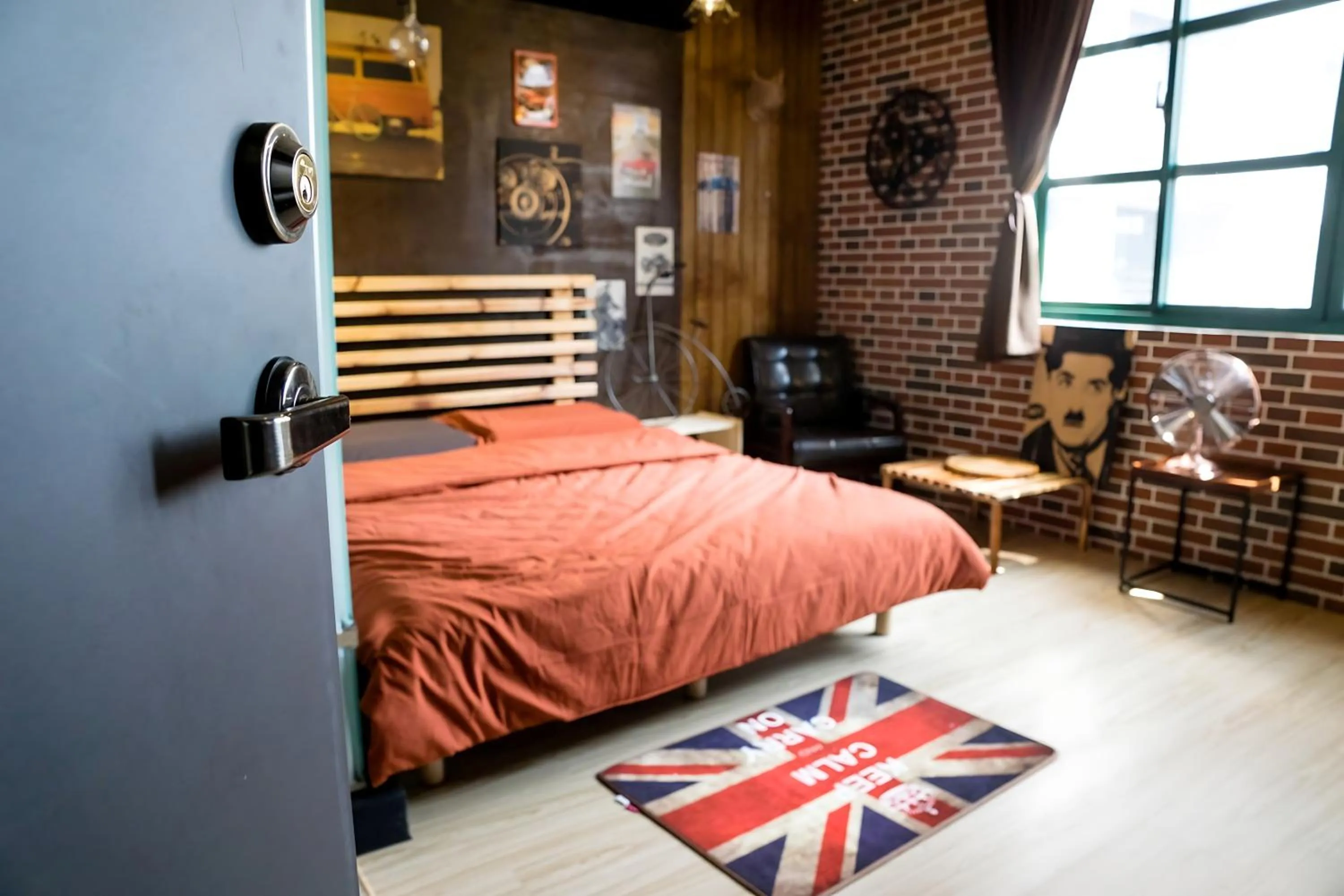 Property building, Bed in Baker Street London Style Inn