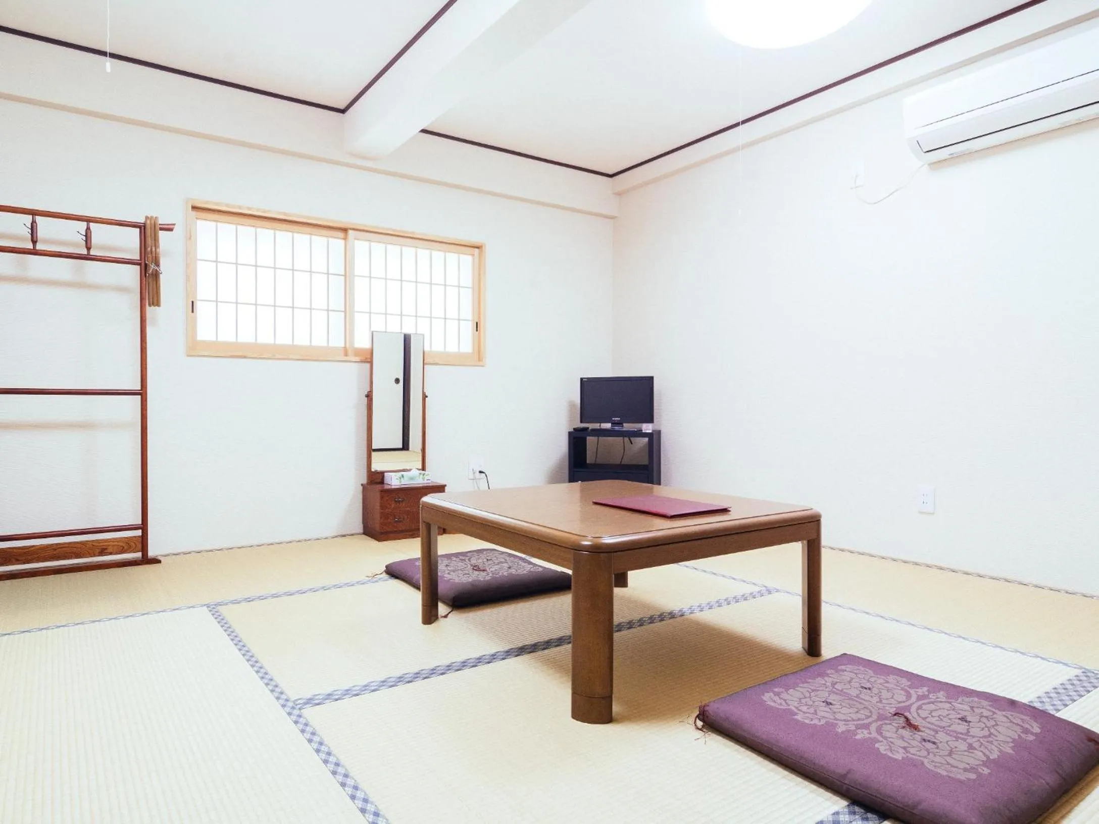 Photo of the whole room in Koyasan Shukubo Jokiin
