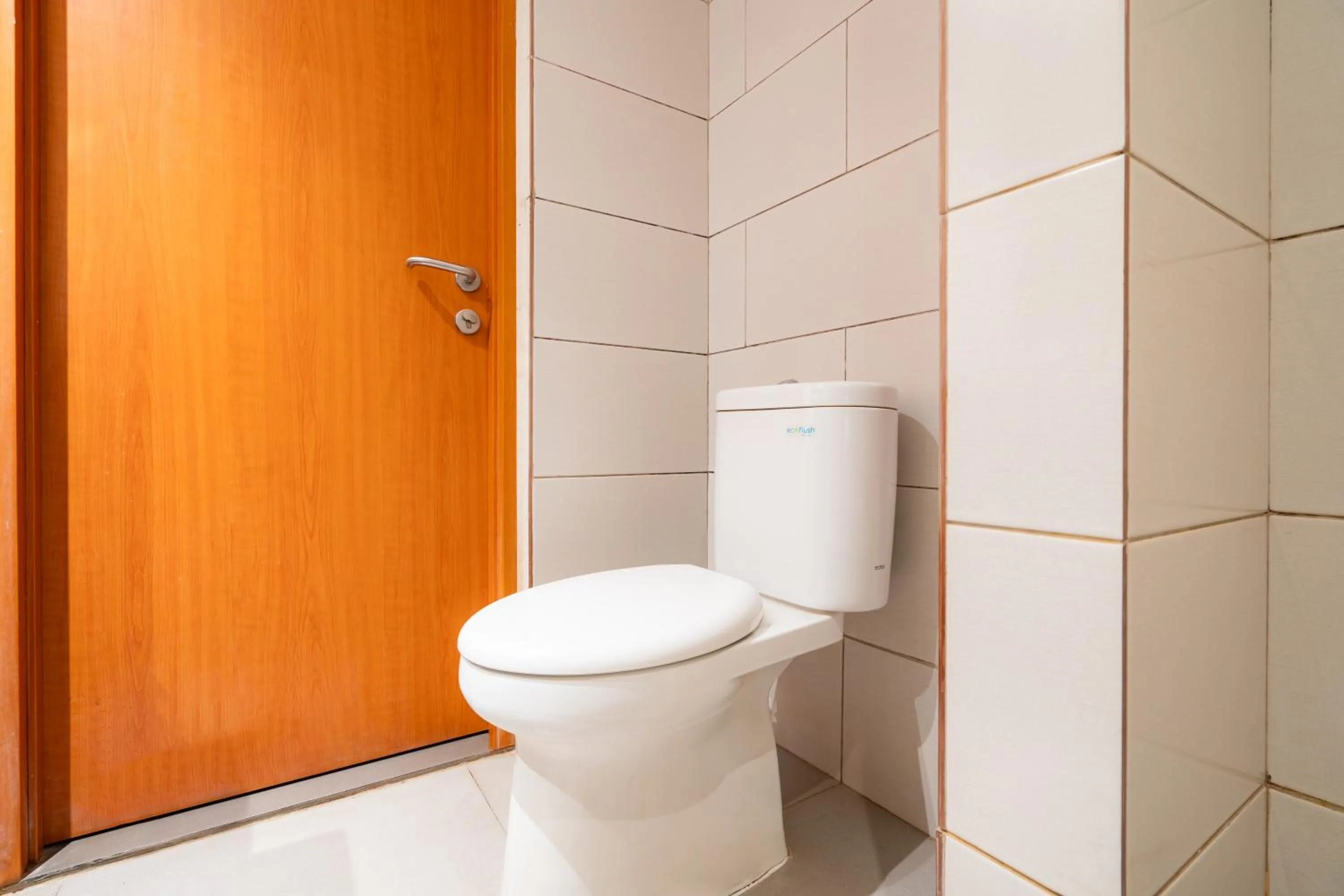 Toilet in Swiss-Belexpress Kuta Legian