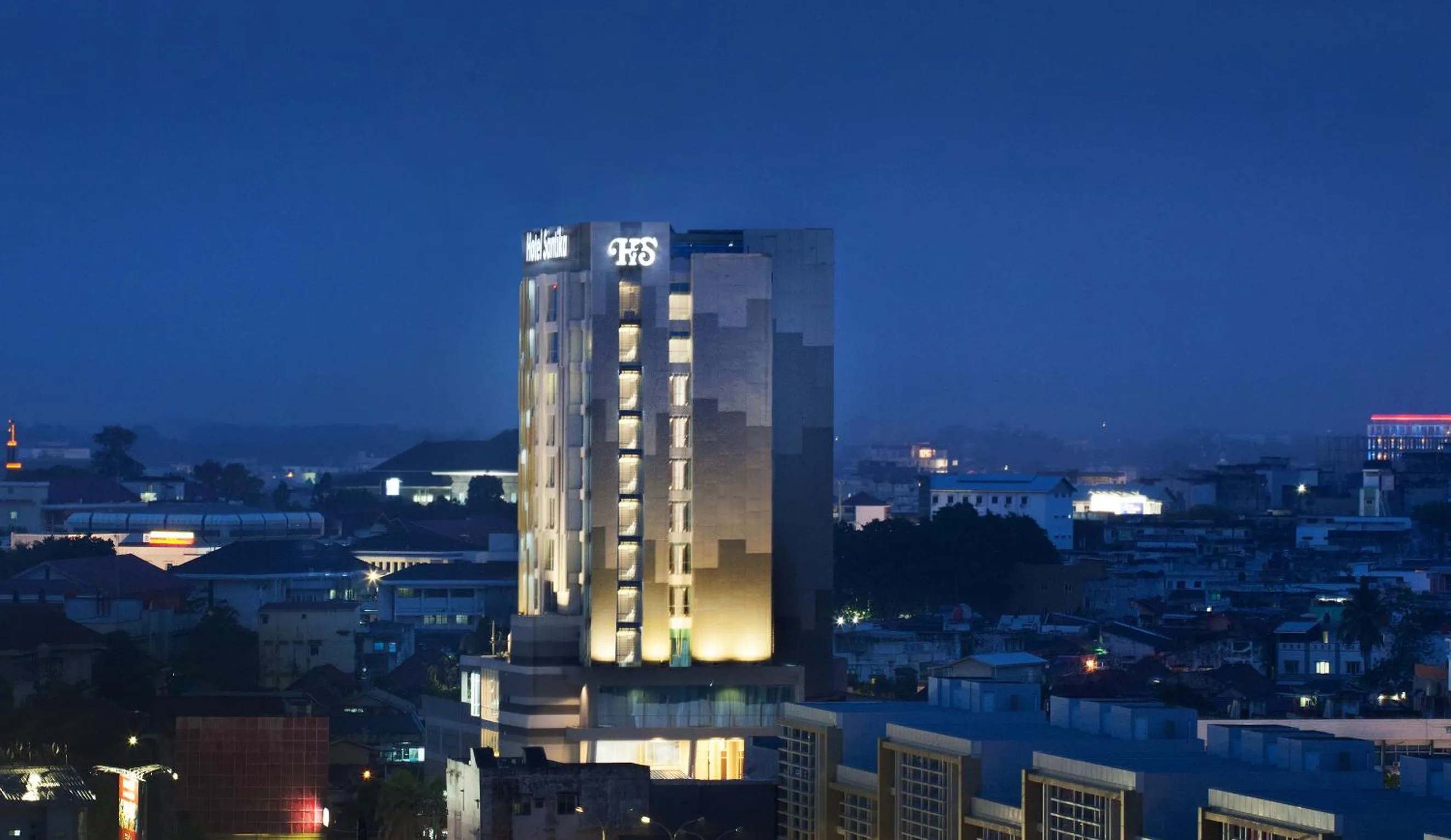 Facade/entrance in Hotel Santika Radial Palembang