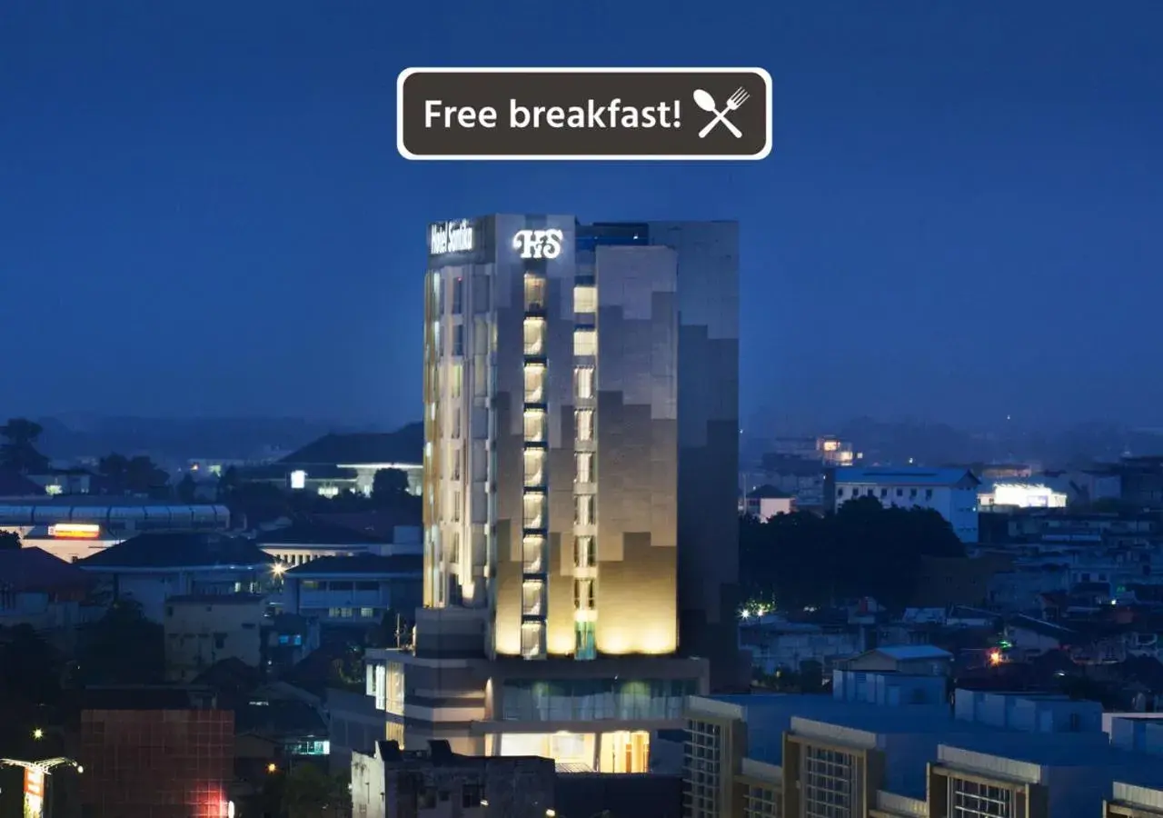 Facade/entrance in Hotel Santika Radial Palembang Facade/entrance in Hotel Santika Radial Palembang