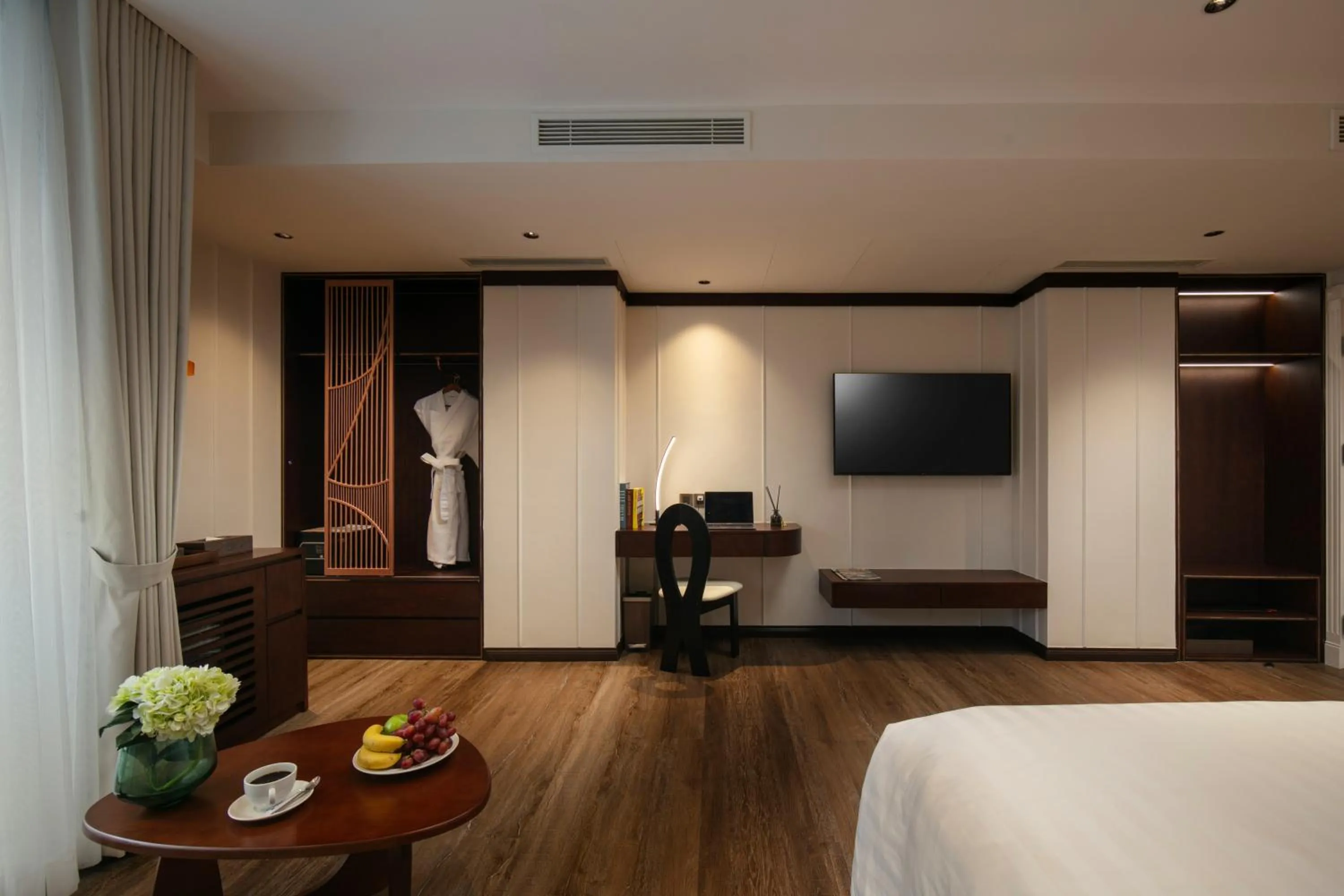 TV and multimedia, Bed in The Chi Boutique Hotel